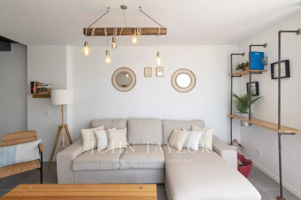 Exclusive townhouse in Cala Vadella with spectacular sea views, set within a private and exclusive development of just four homes with a communal swimming pool. — photo 6