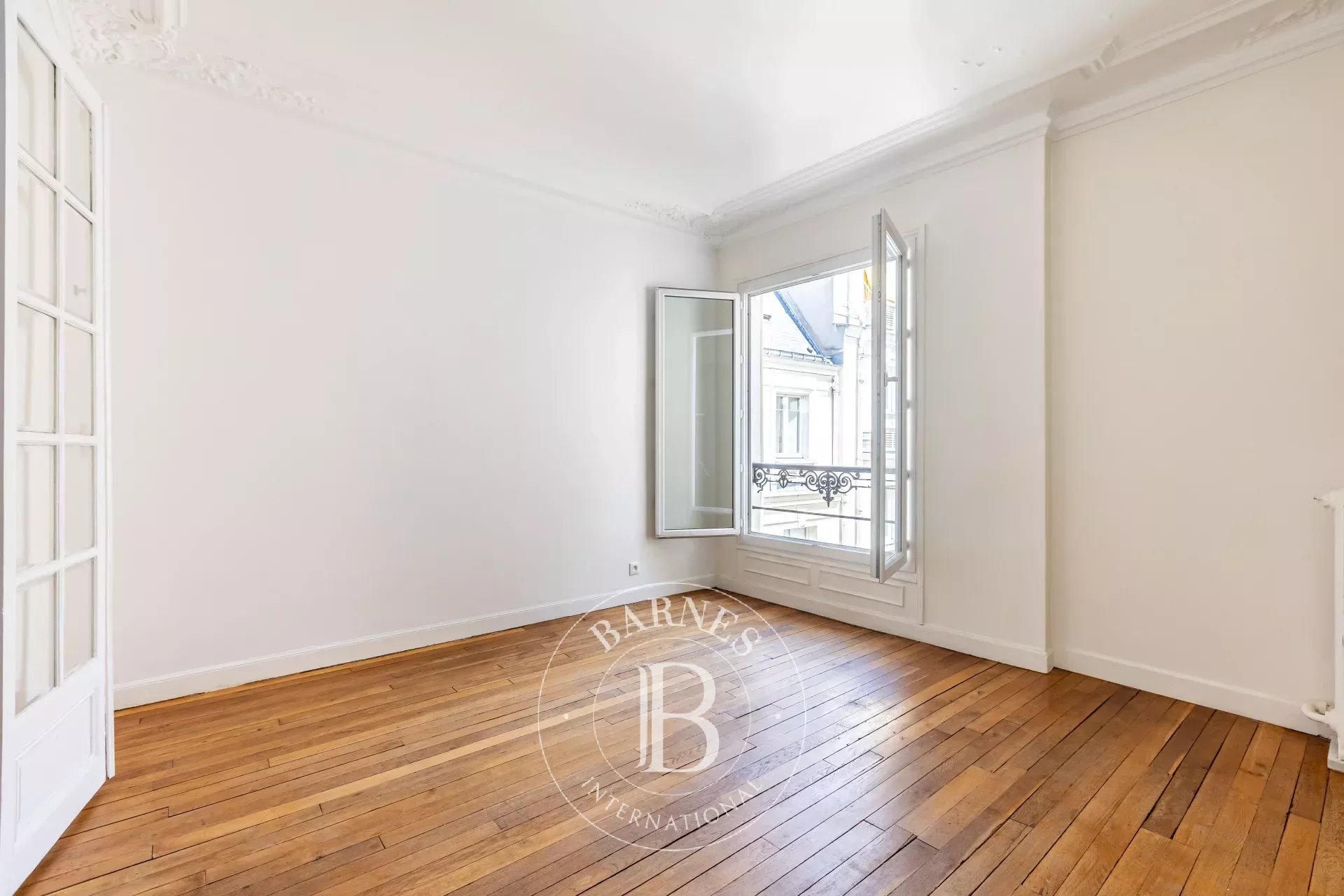 Paris  - Apartment 4 Bedrooms - picture 12