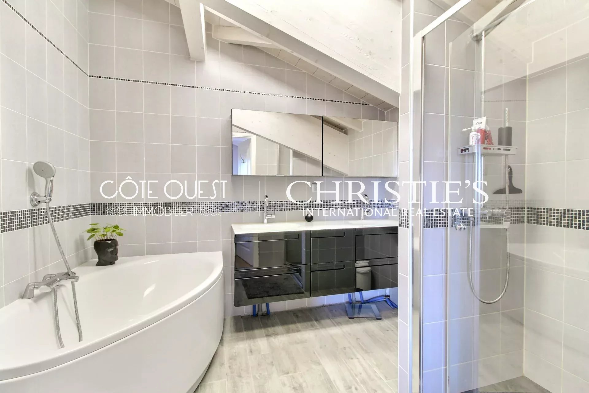 3 Bedroom Villa/Townhouse's Image 13