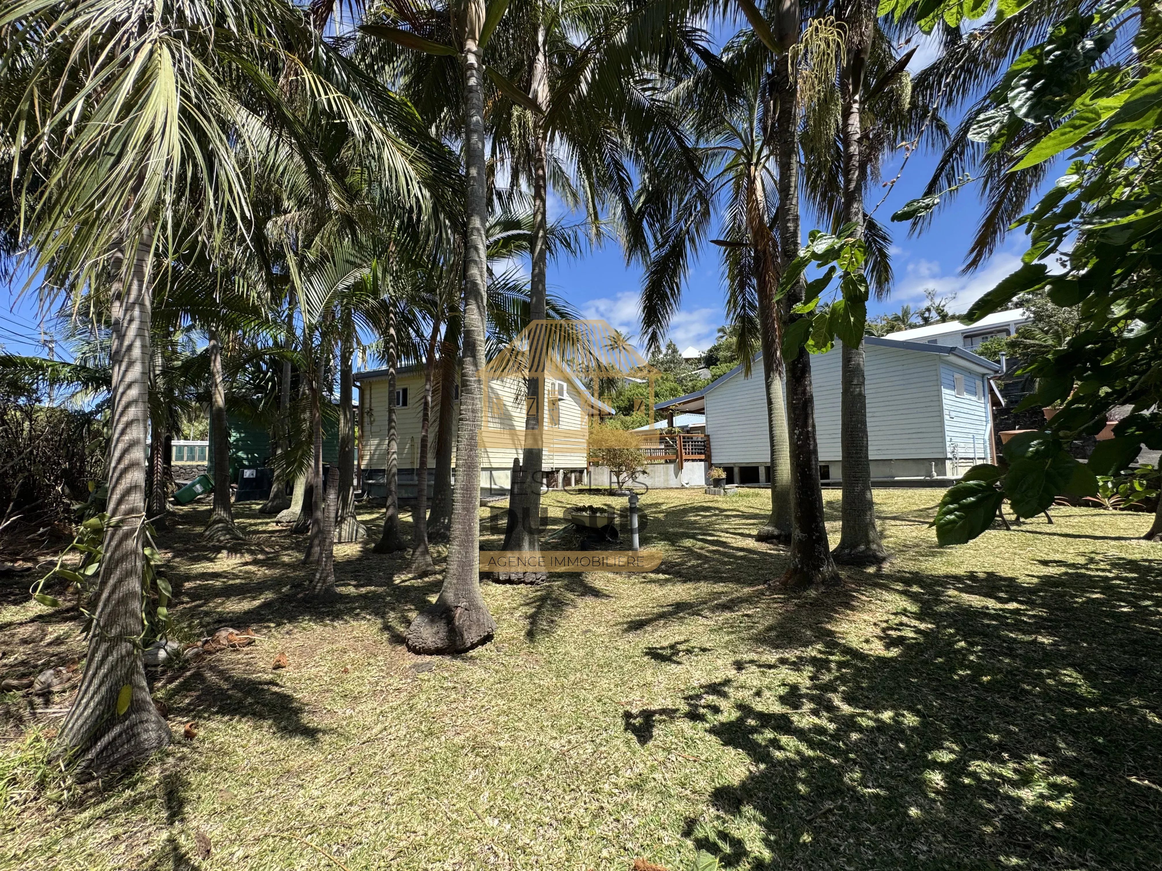 SAINT-PHILIPPE – BASSE VALLÉE – ENSEMBLE DE 5 BUNGALOWS EN LOCATION SAISONNIÈRE