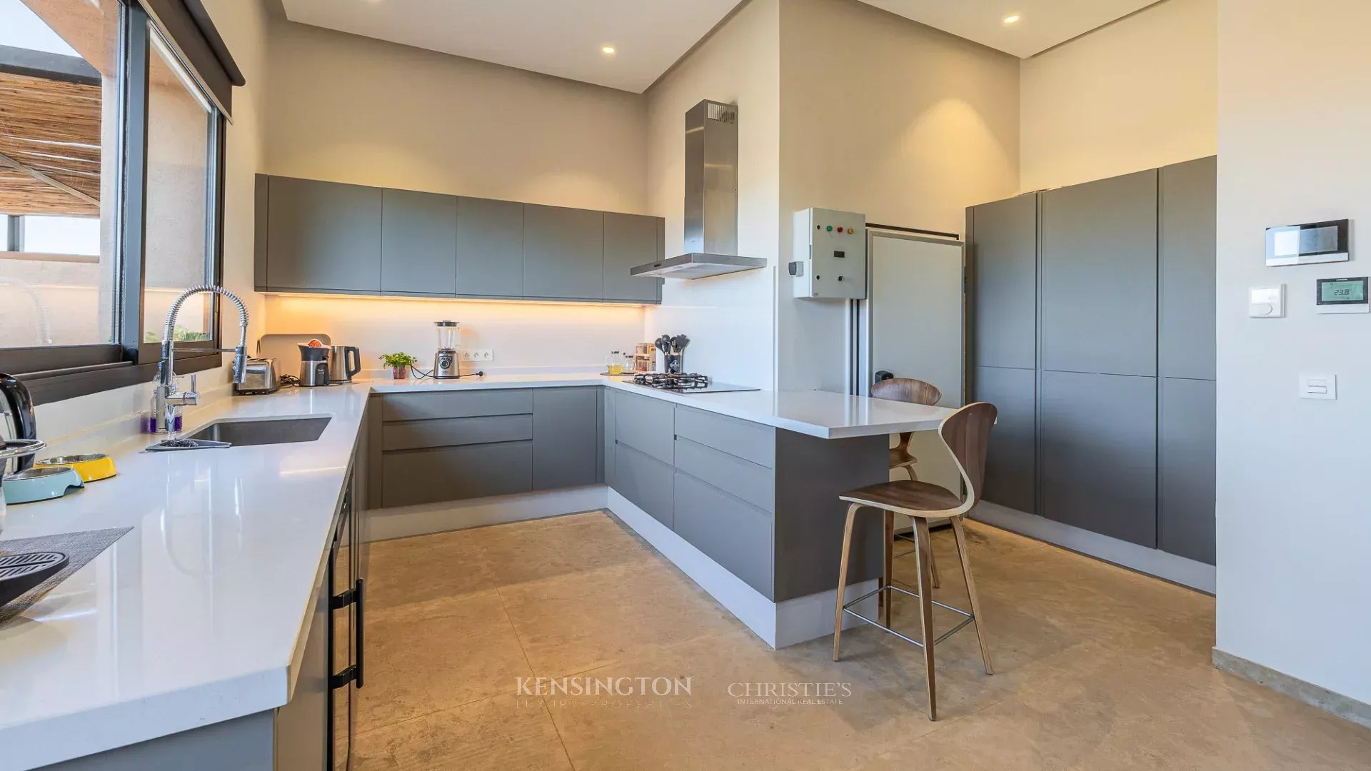 6 Bedroom Villa/Townhouse's Image 30