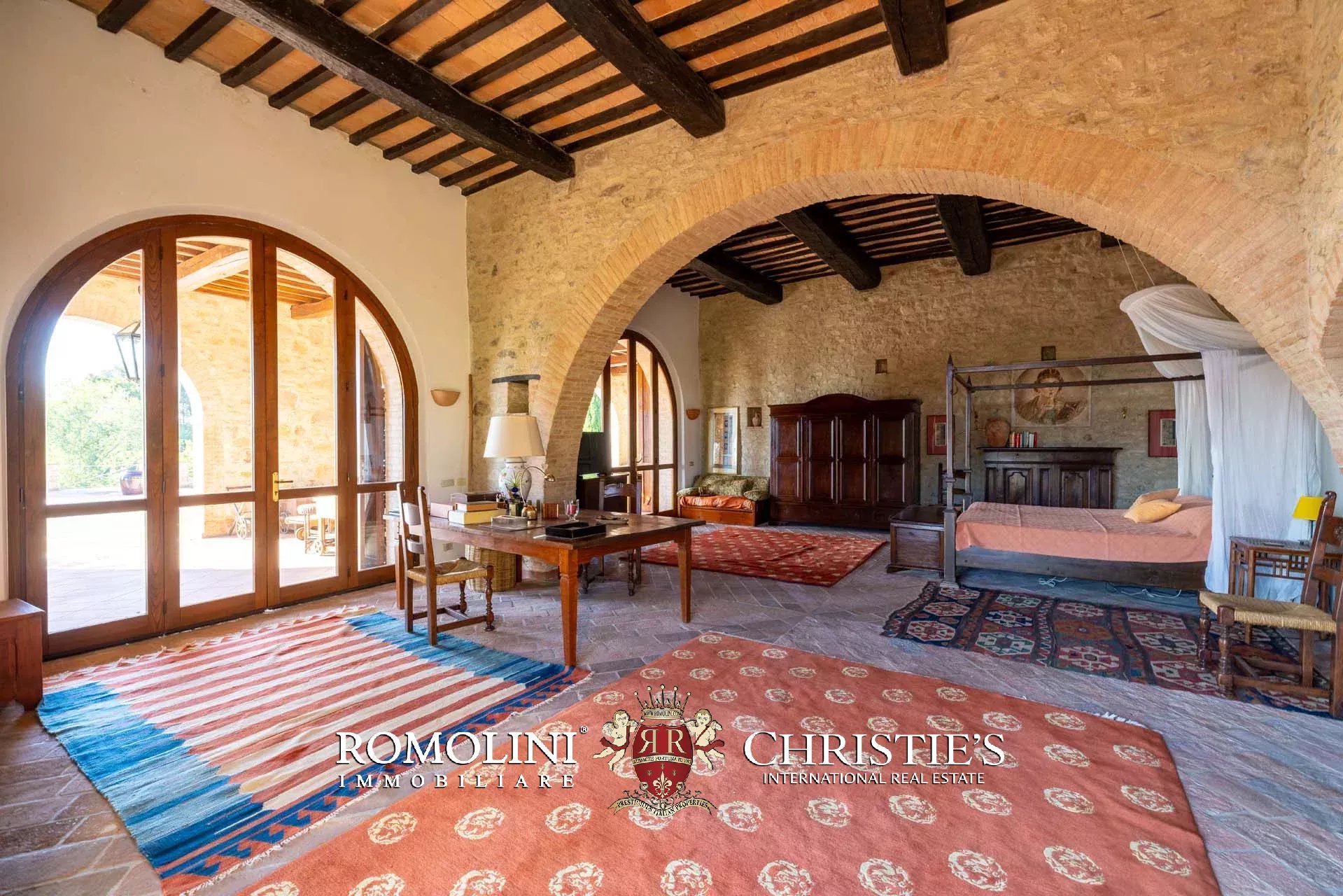 10 Bedroom Villa/Townhouse's Image 41