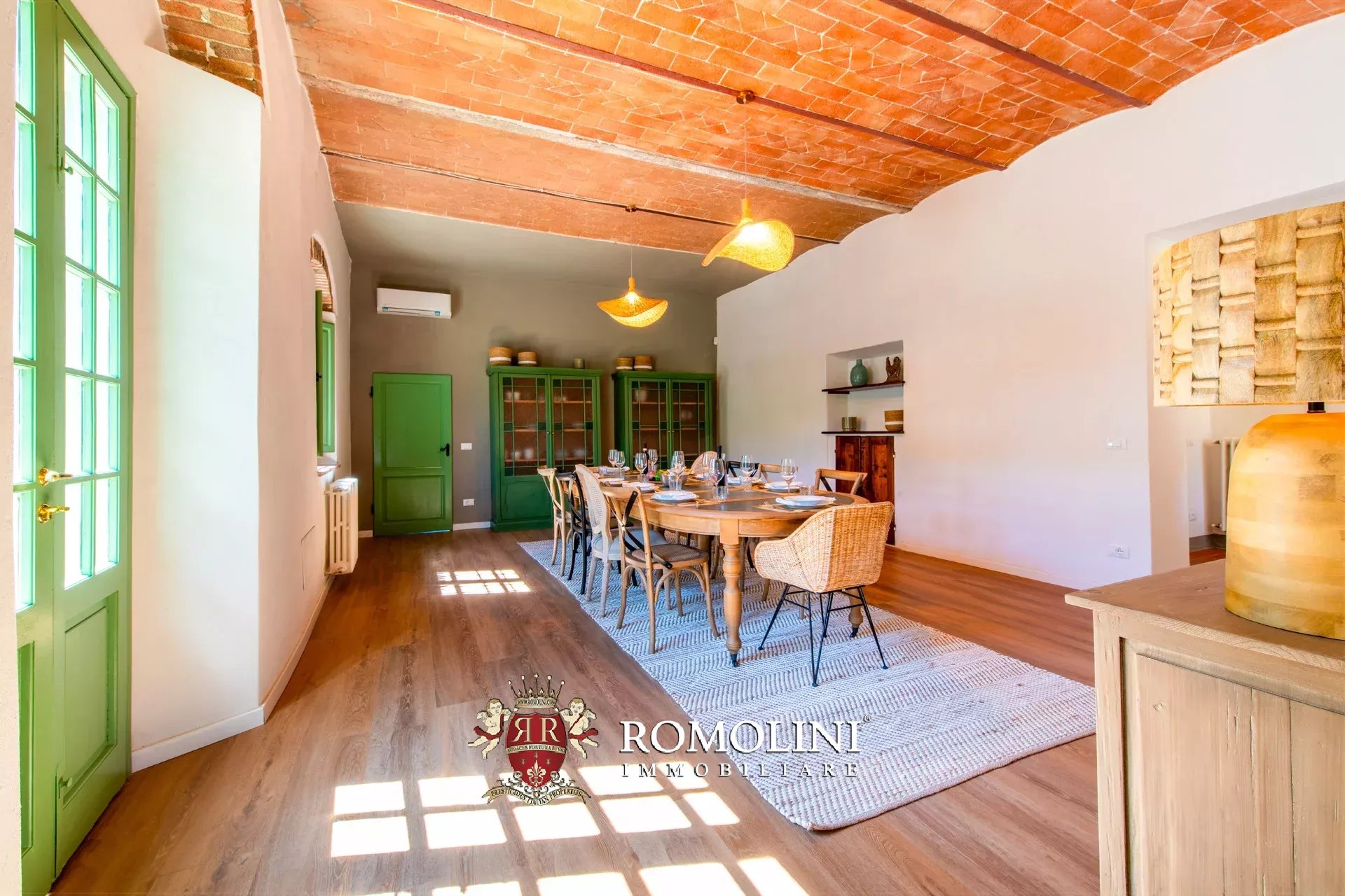 7 Bedroom Vineyard's Image 20