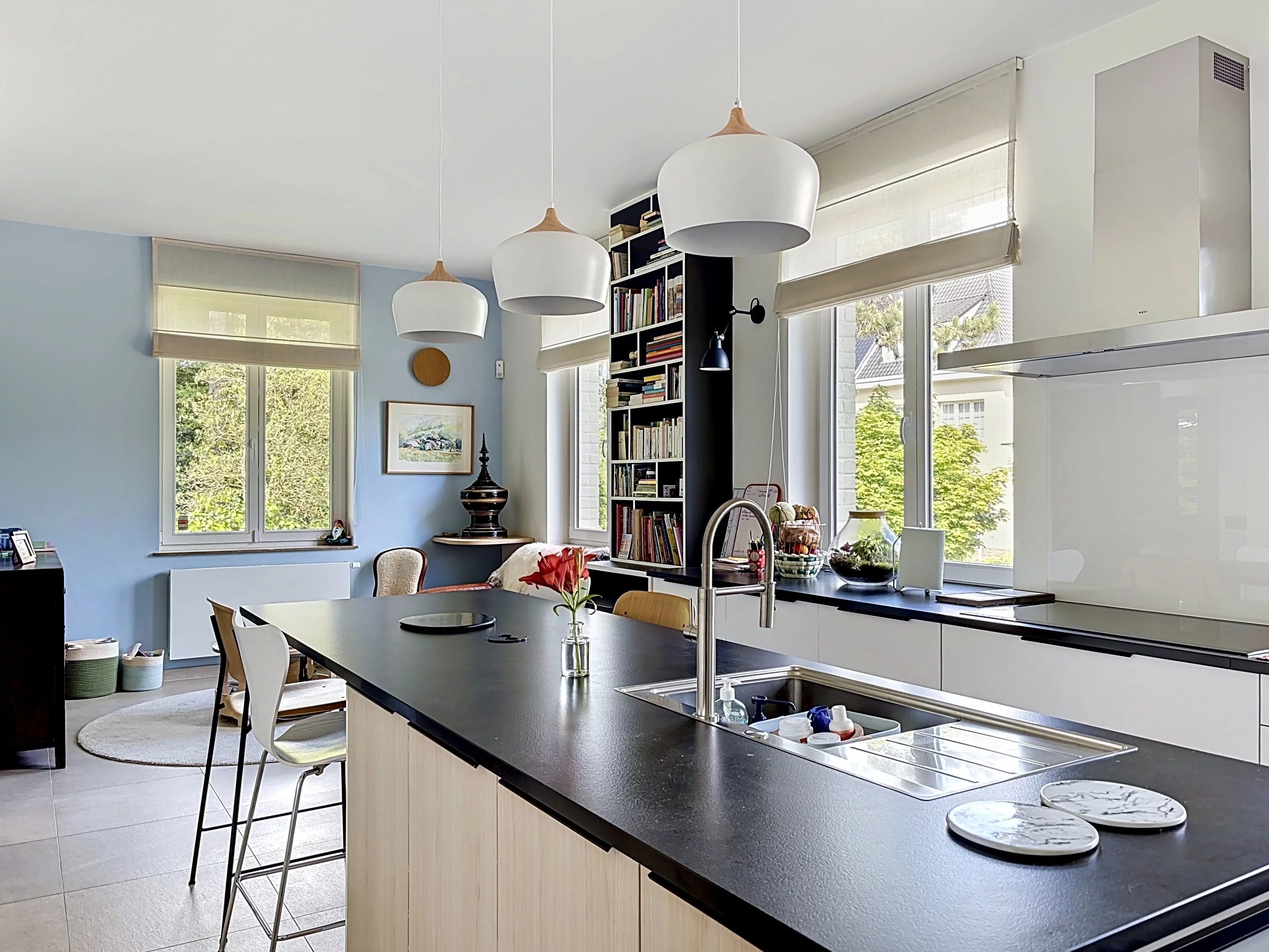 Observatory Neighborhood, a 3-facade house fully renovated on a 350m2 south-facing plot.