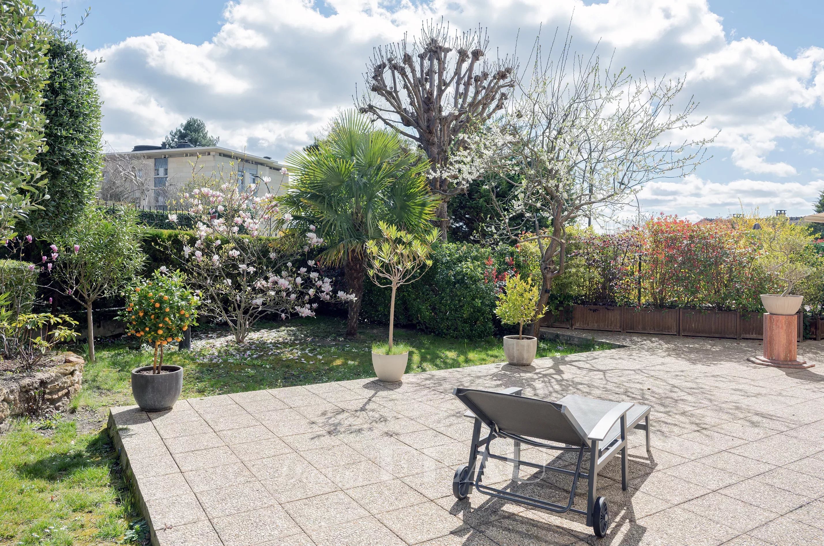 Saint-Germain-en-Laye - Appartement avec jardin et terrasse de 160 m²