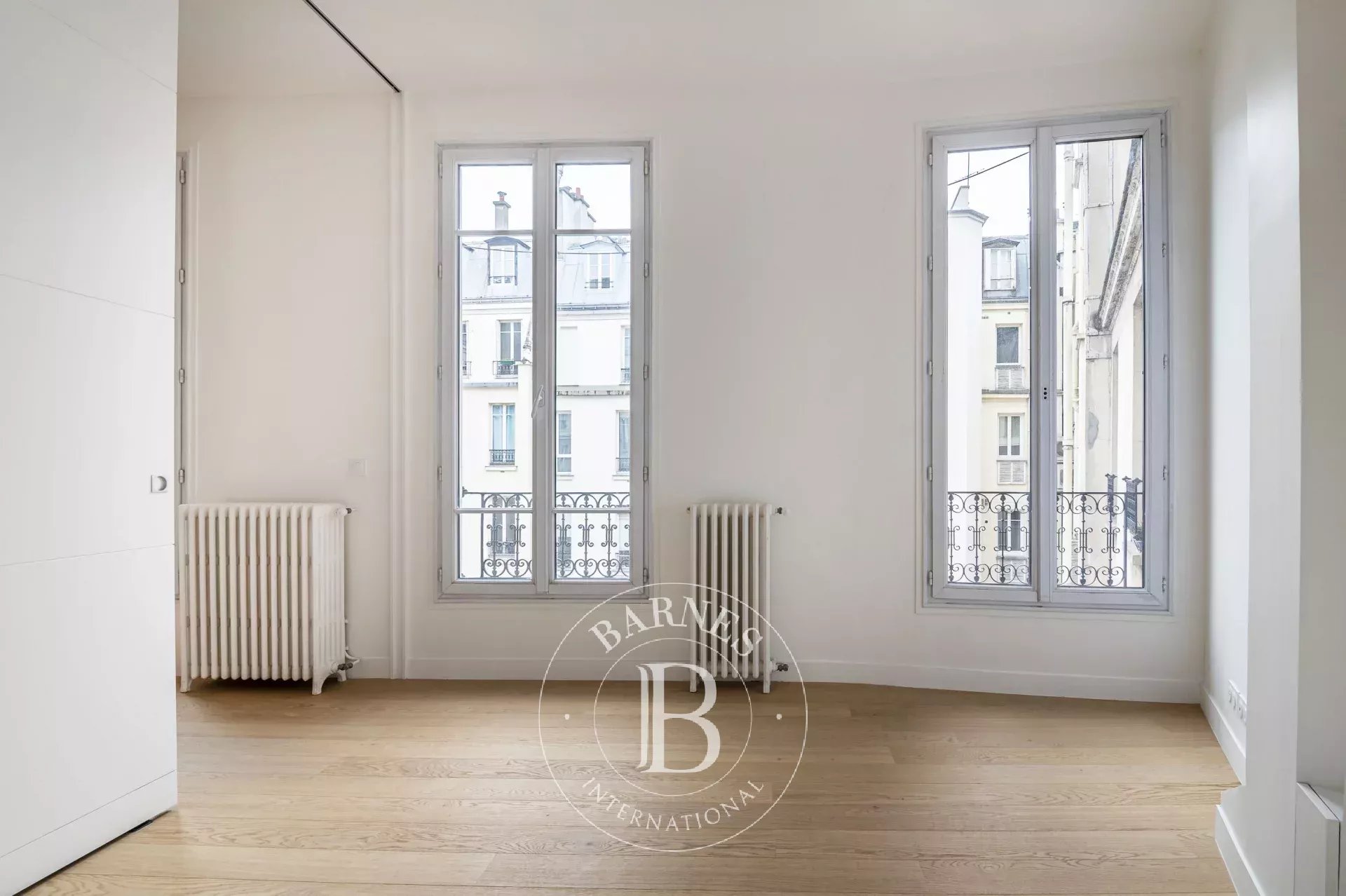Exclusivity - Paris 8 - Monceau -  2 bedrooms / 2 shower rooms - Fully renovated - picture 6