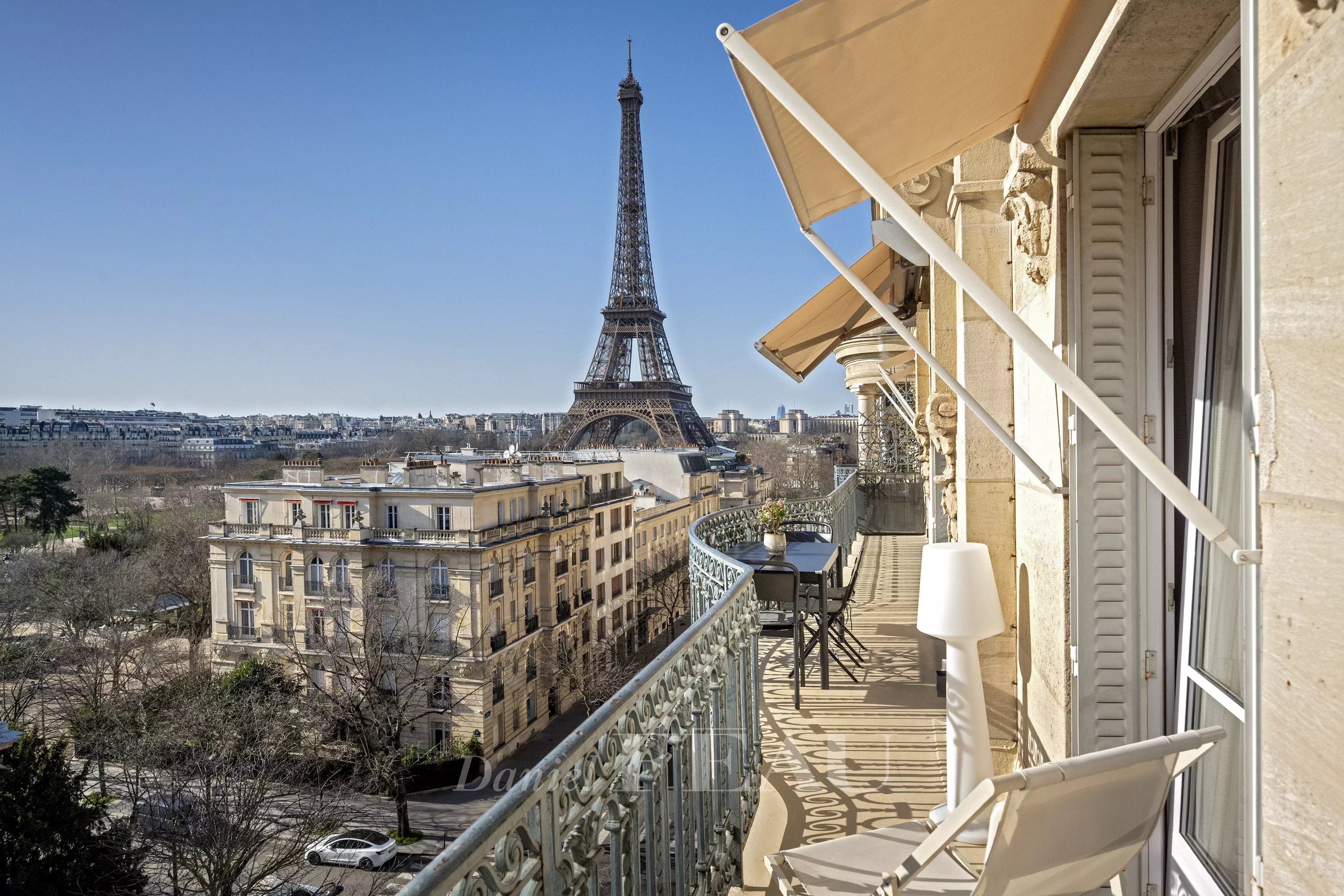 Sale Apartment Paris 7th