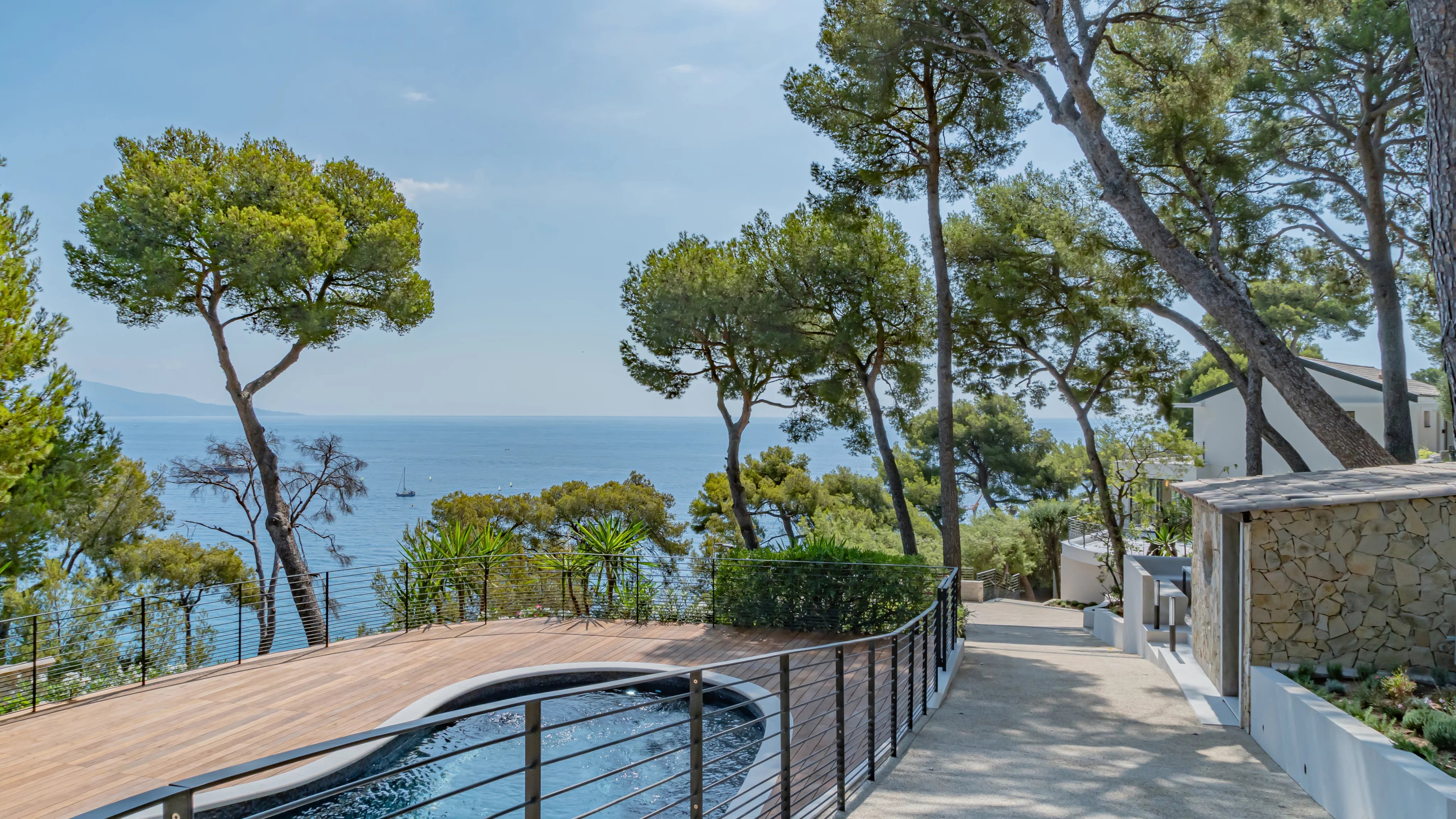 ROQUEBRUNE CAP MARTIN - LE CAP - VILLA VUE MER PANORAMIQUE - 6 CHAMBRES - PISCINE - APPARTEMENT INDEPENDANT