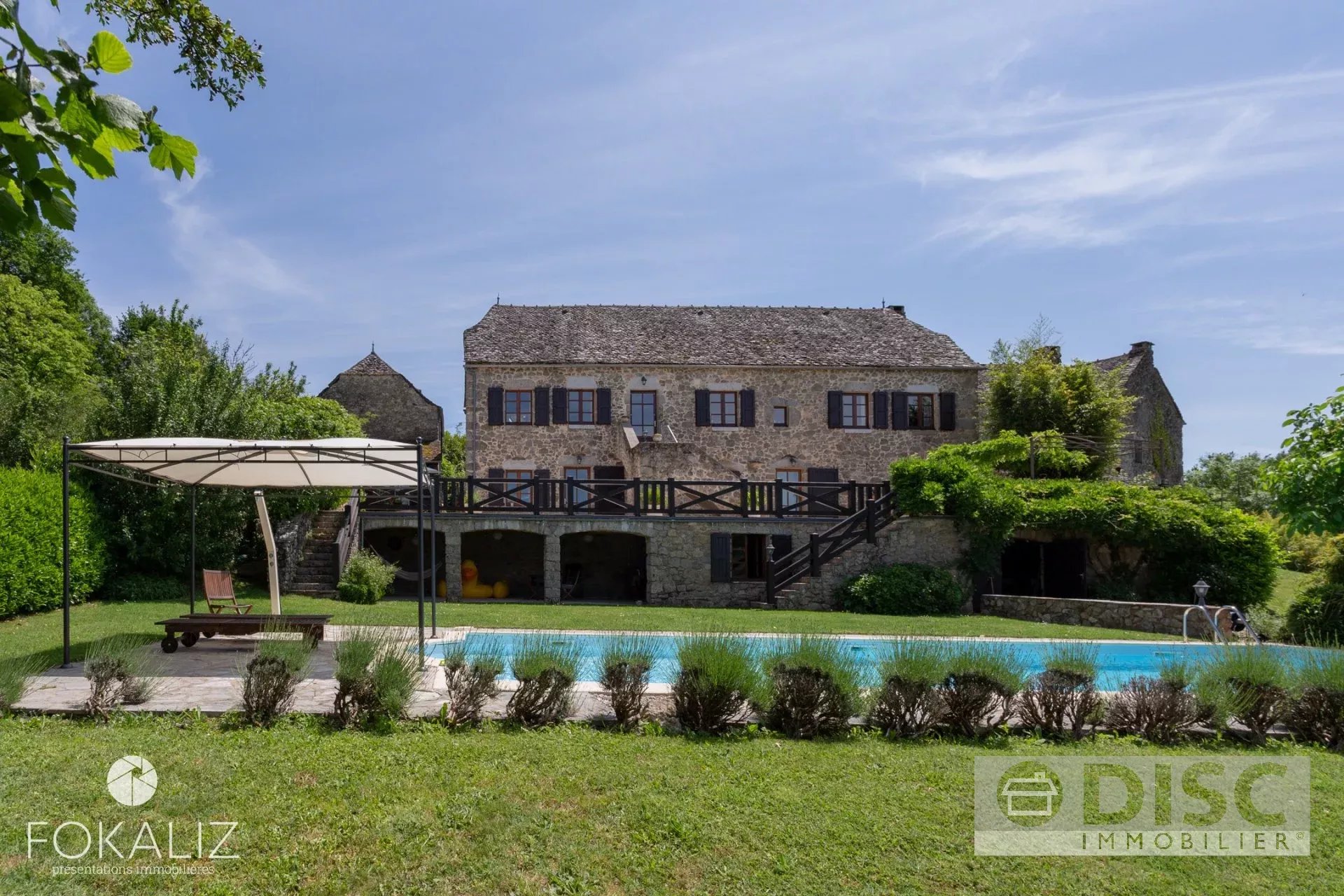 Magnificent property with guest house, swimming pool, annex and stunning views