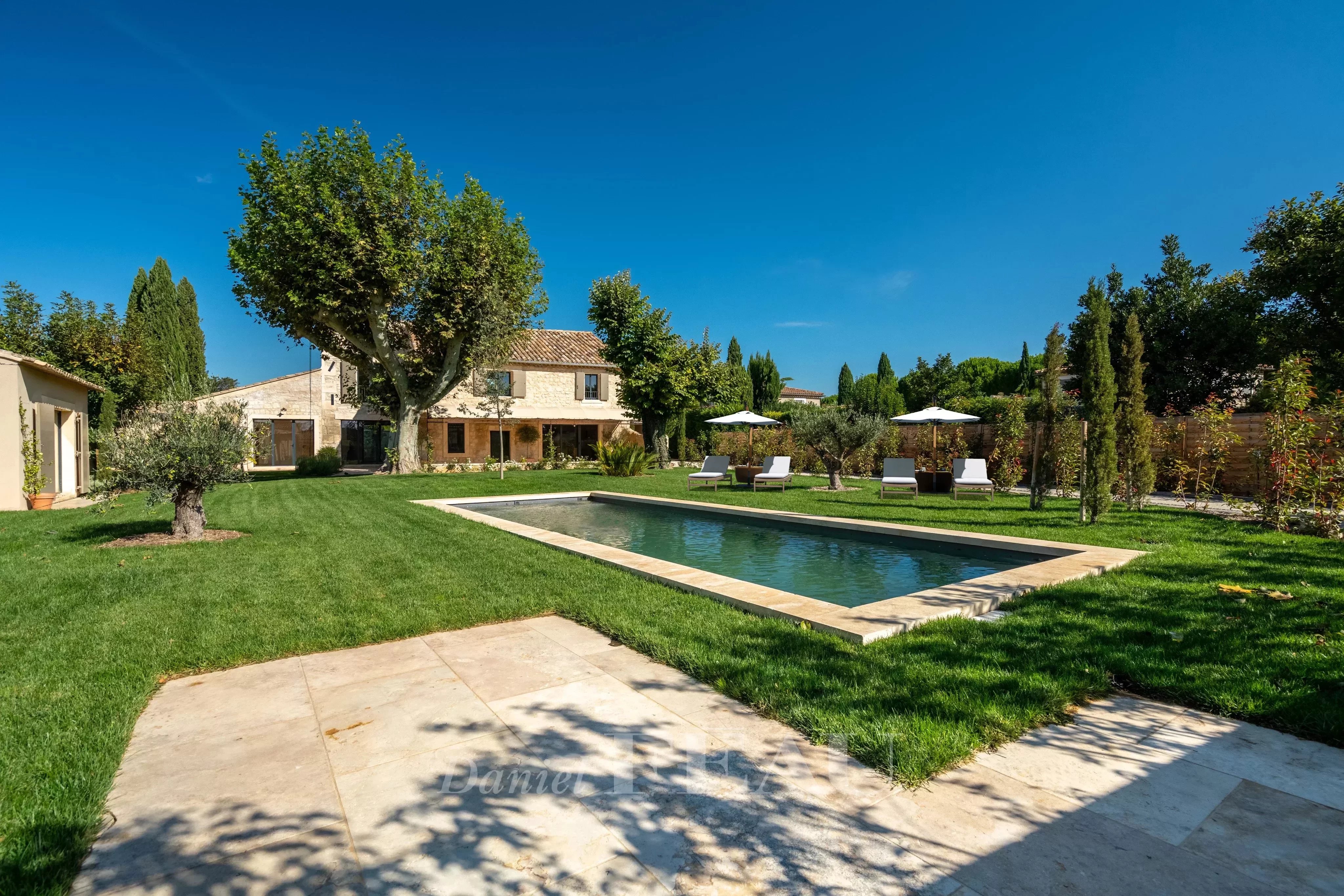 Paradou – An entirely renovated 19th century property