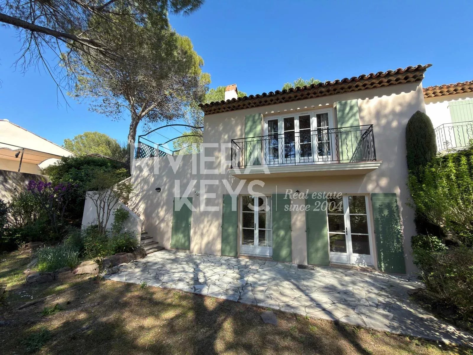 LA MOTTE-EN-PROVENCE: Semi-detached 2-bedroom house, Saint Endréol Golf & Spa Resort with a swimming pool