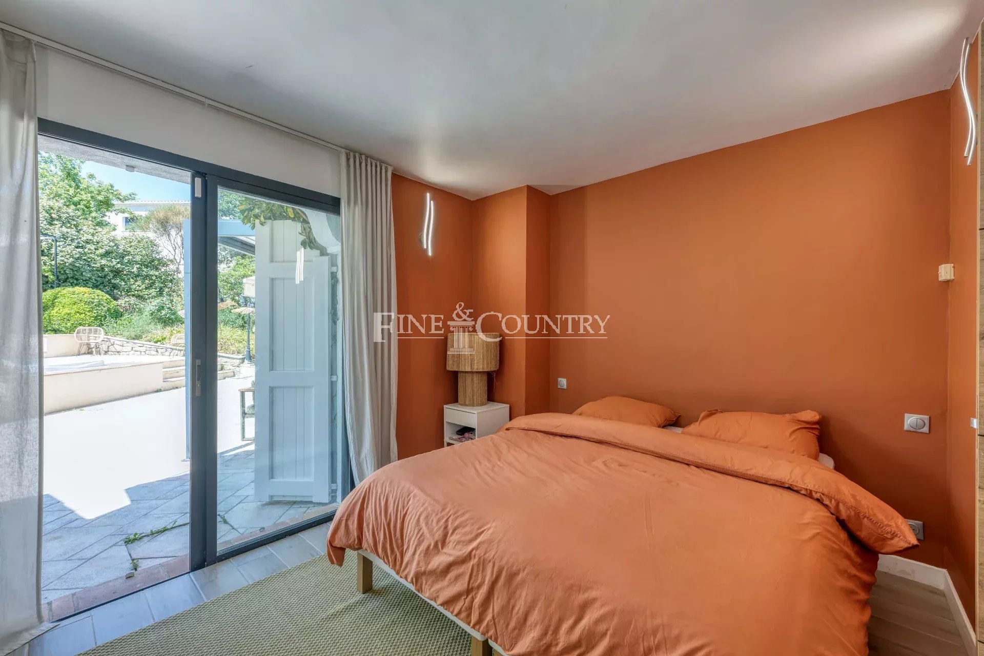 Photo of For sale  Villa in Valbonne - Panoramic view
