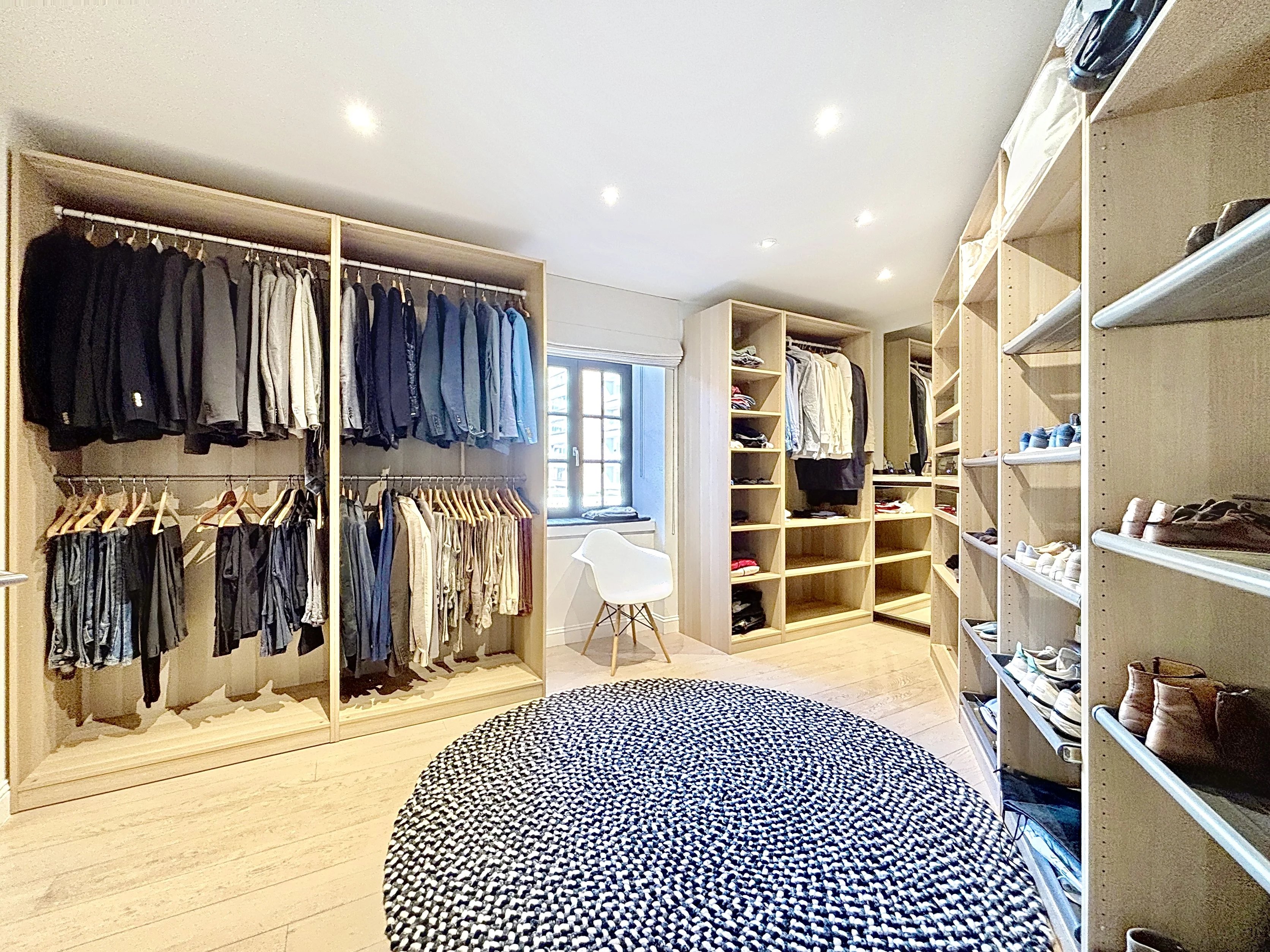 Louise - Jardin du Roi - Rear house in the inner block