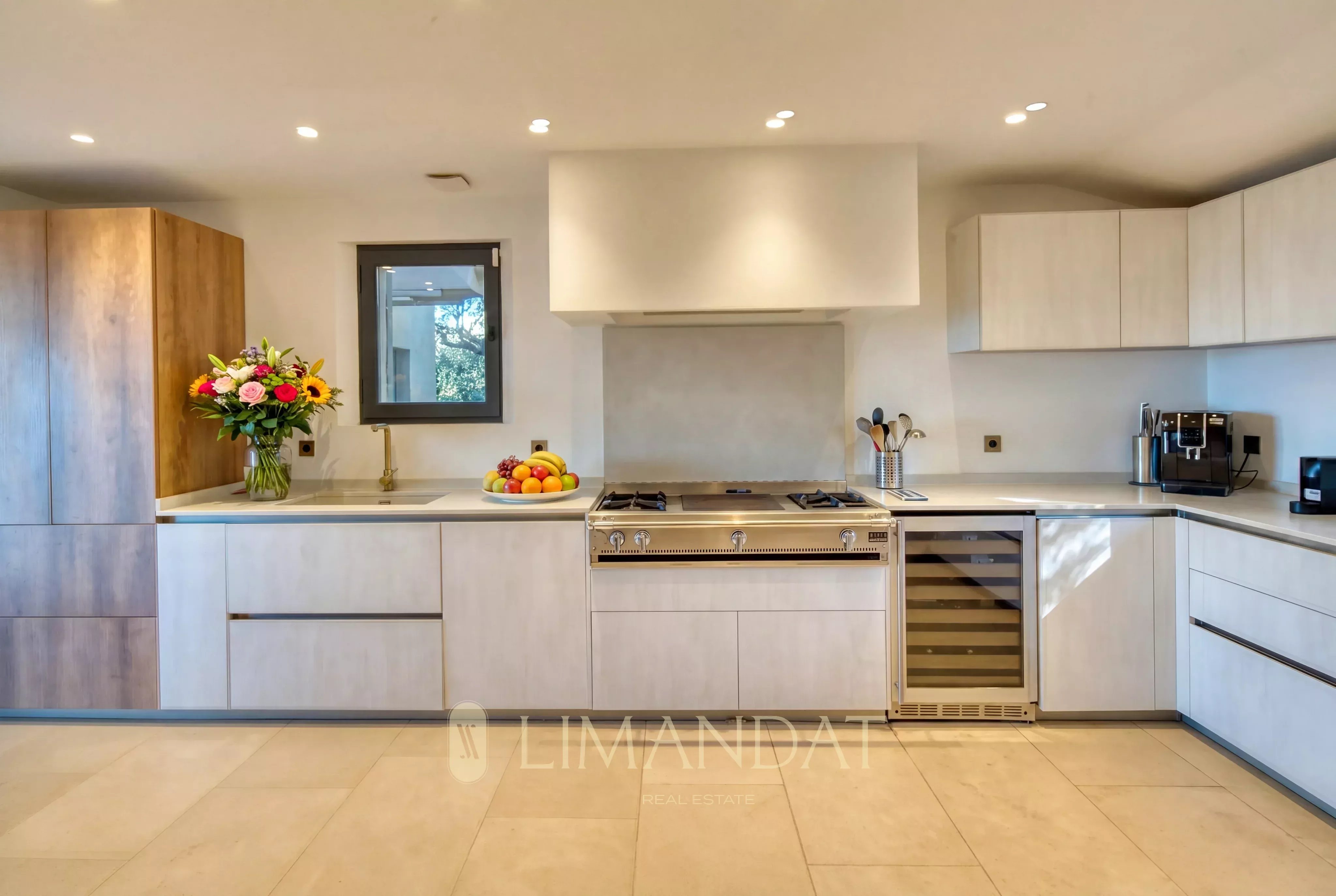 Mougins - Villa 560 m² - 6 suites - Swimming pool - Land 2200 M²