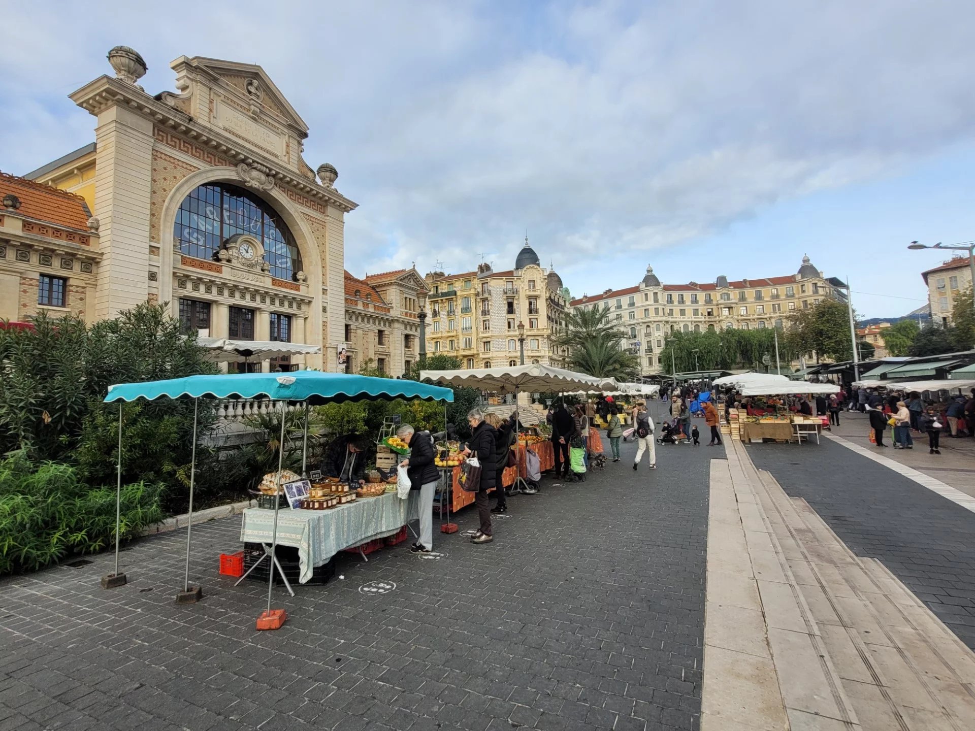 Snack Bar restaurant niçois marché Libération