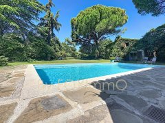 Mougins, on the heights of Cannes, villa about 235m2 habitable 5 rooms plus dependences, pools, parking — photo 4 of 7