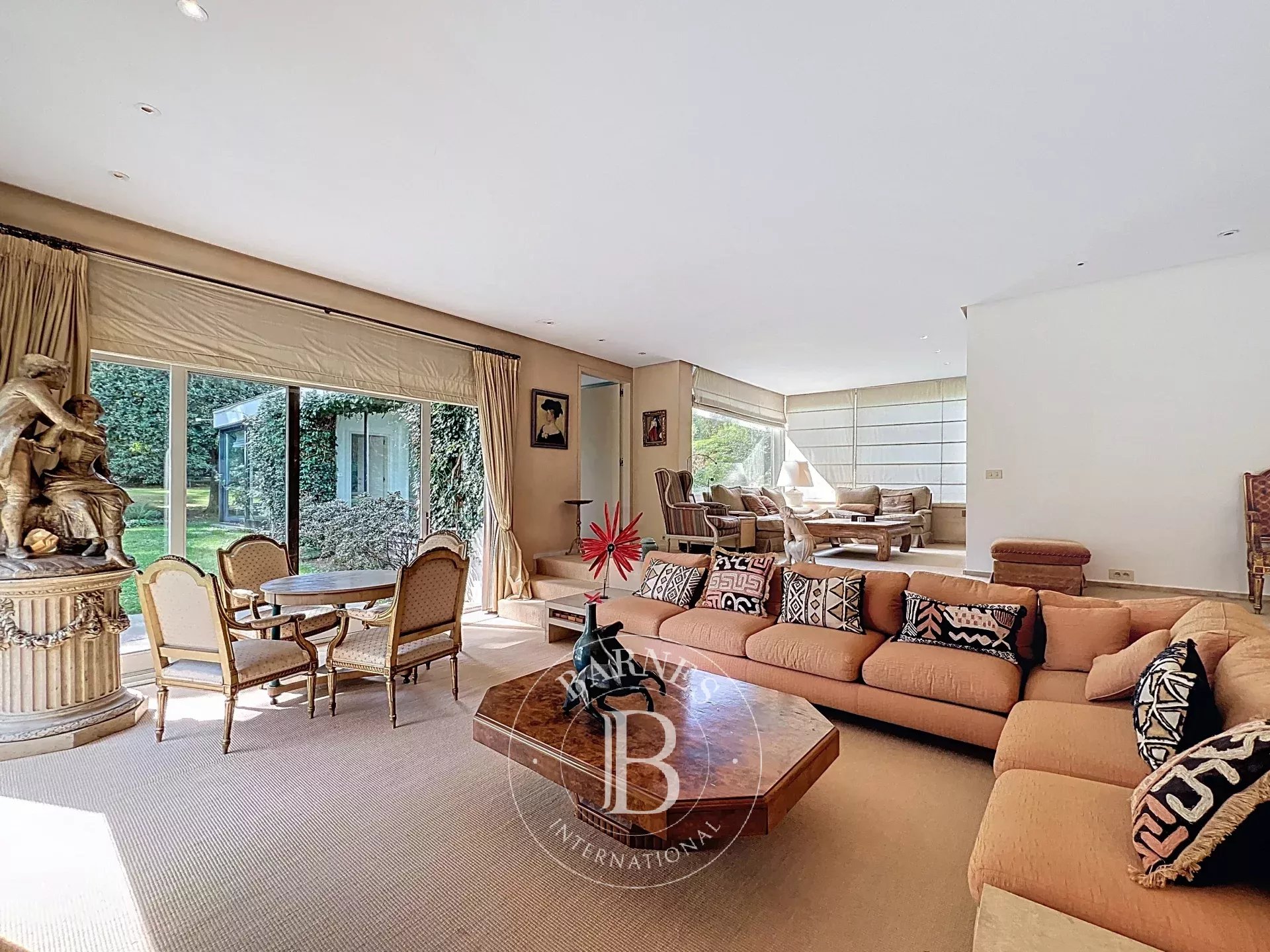 Uccle - Sublime villa Corbiau sur un beau terrain arboré