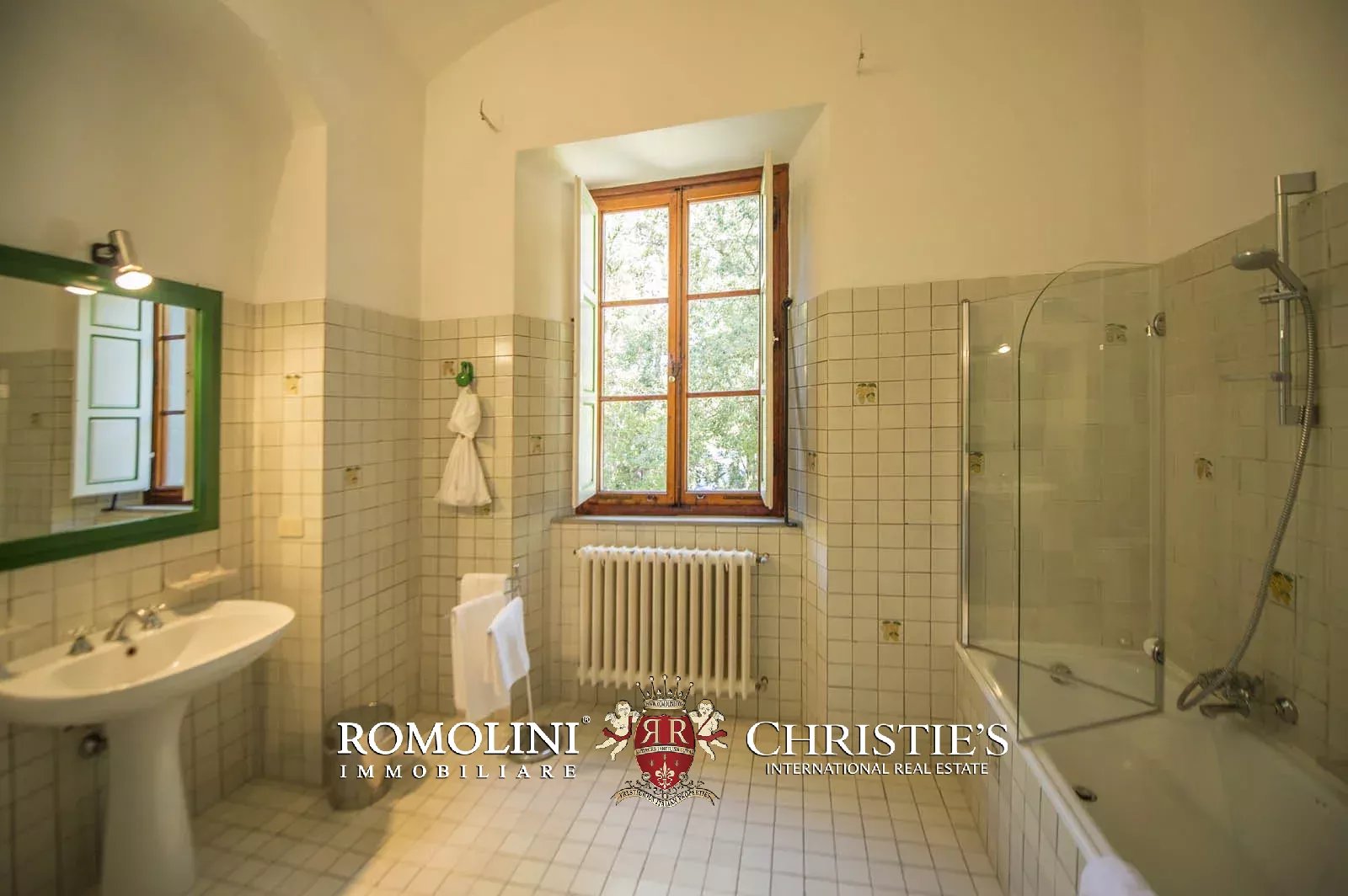 LUXURY HISTORICAL VILLA FOR SALE IN RADDA IN CHIANTI, TUSCANY