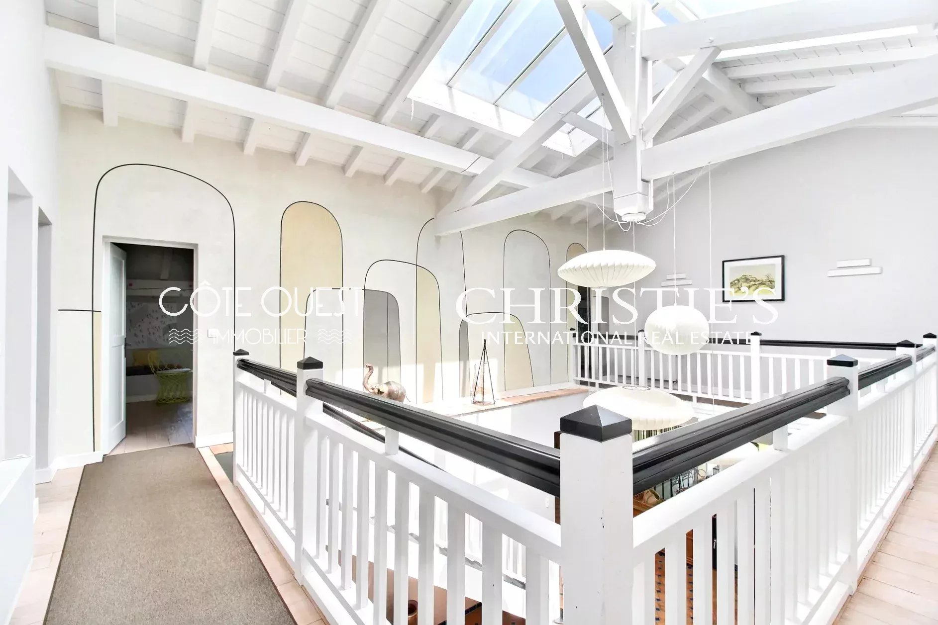 7 Bedroom Villa/Townhouse's Image 7