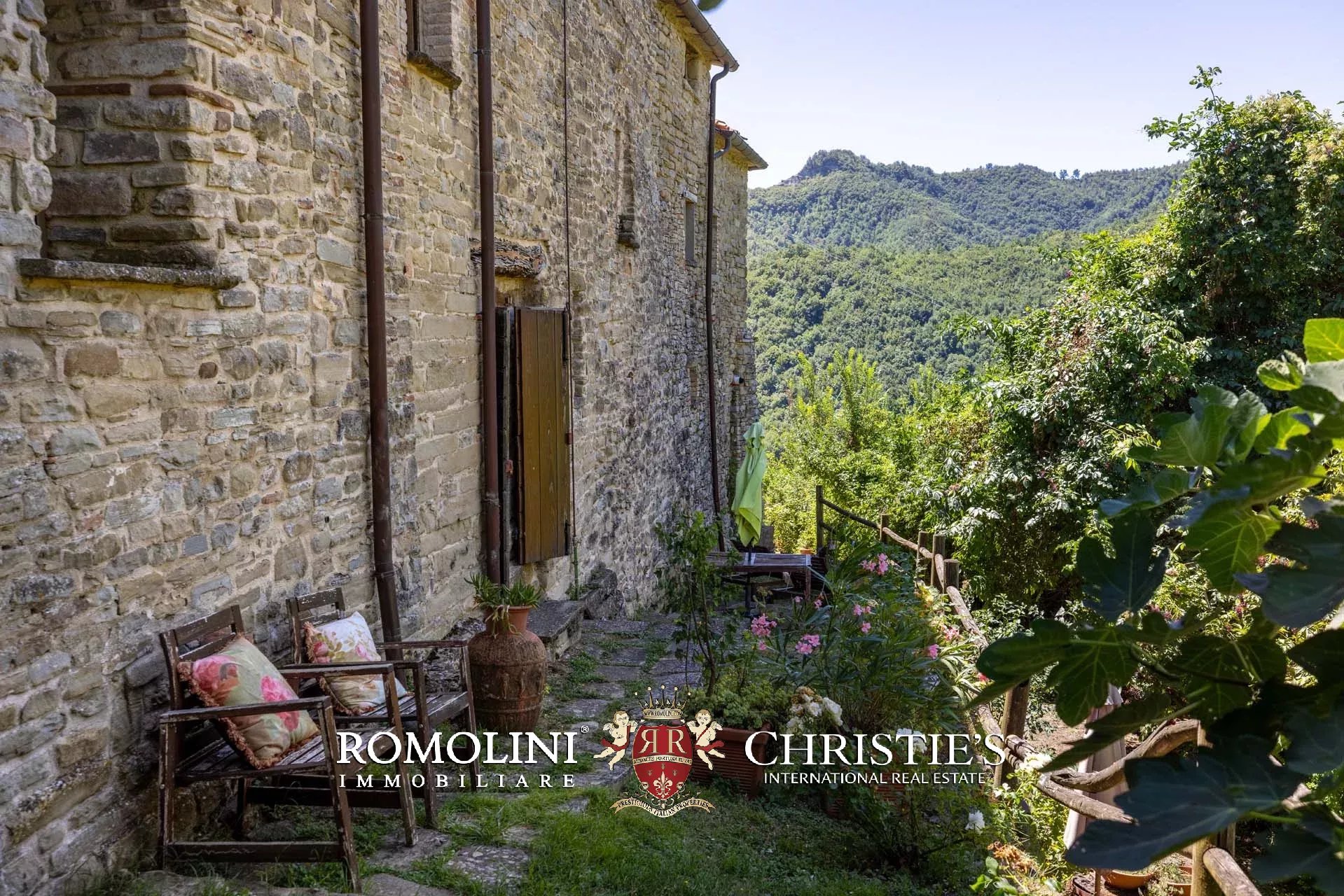 10 Bedroom Chateau's Image 60