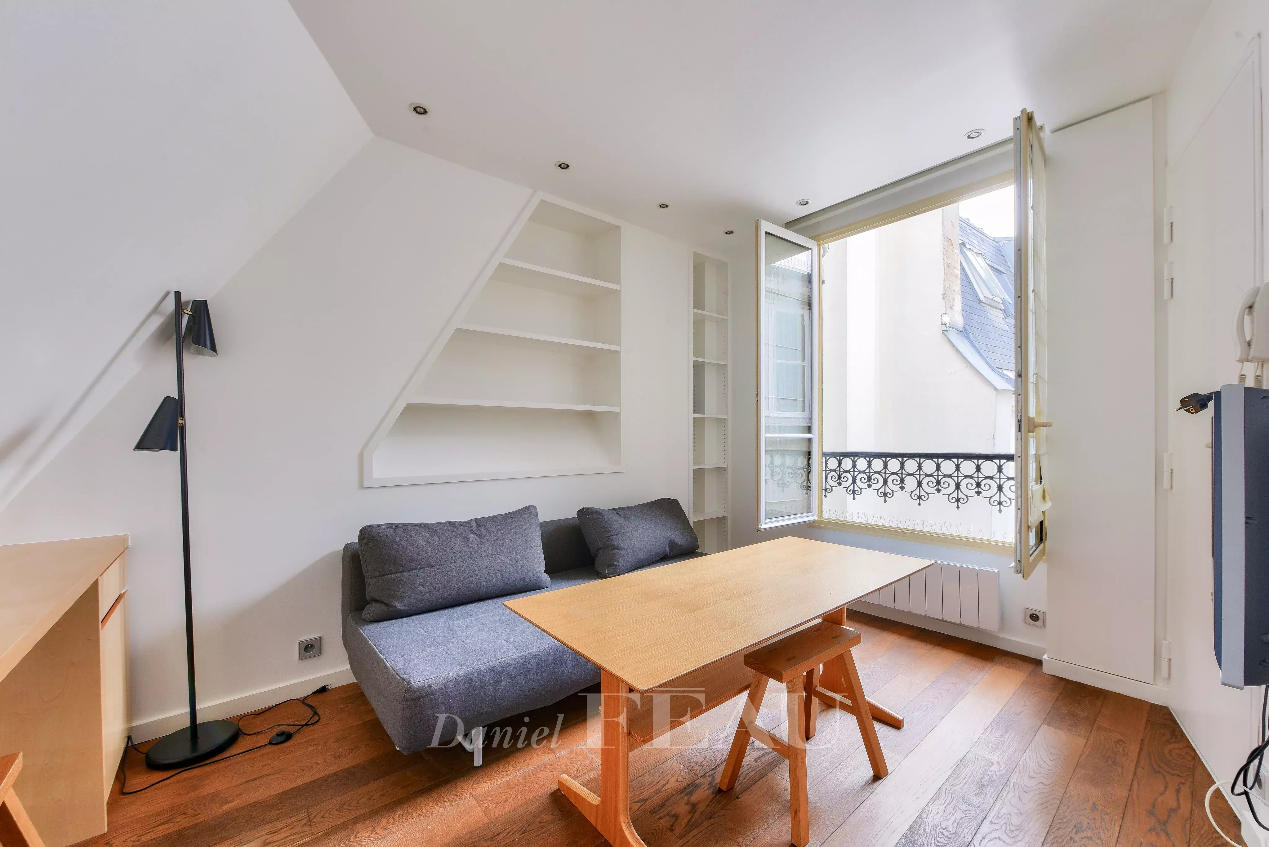 Paris 6th District – A furnished studio apartment