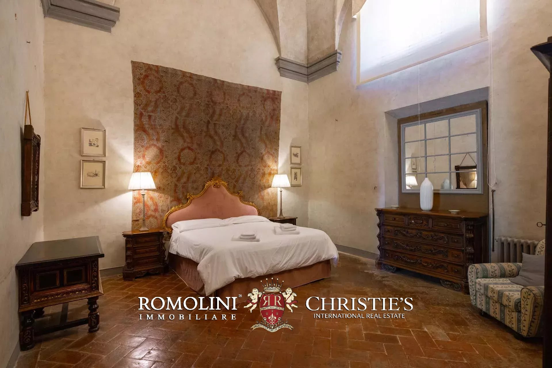 71 Bedroom Chateau's Image 71