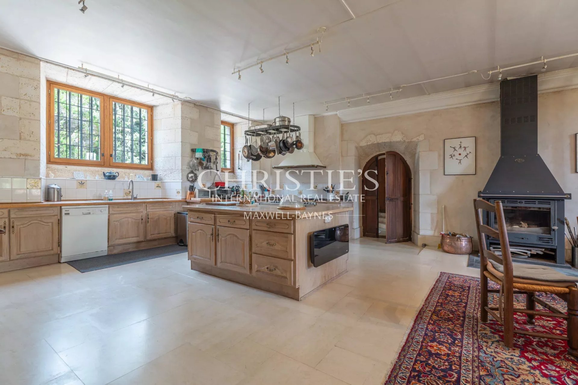 9 Bedroom Chateau's Image 13