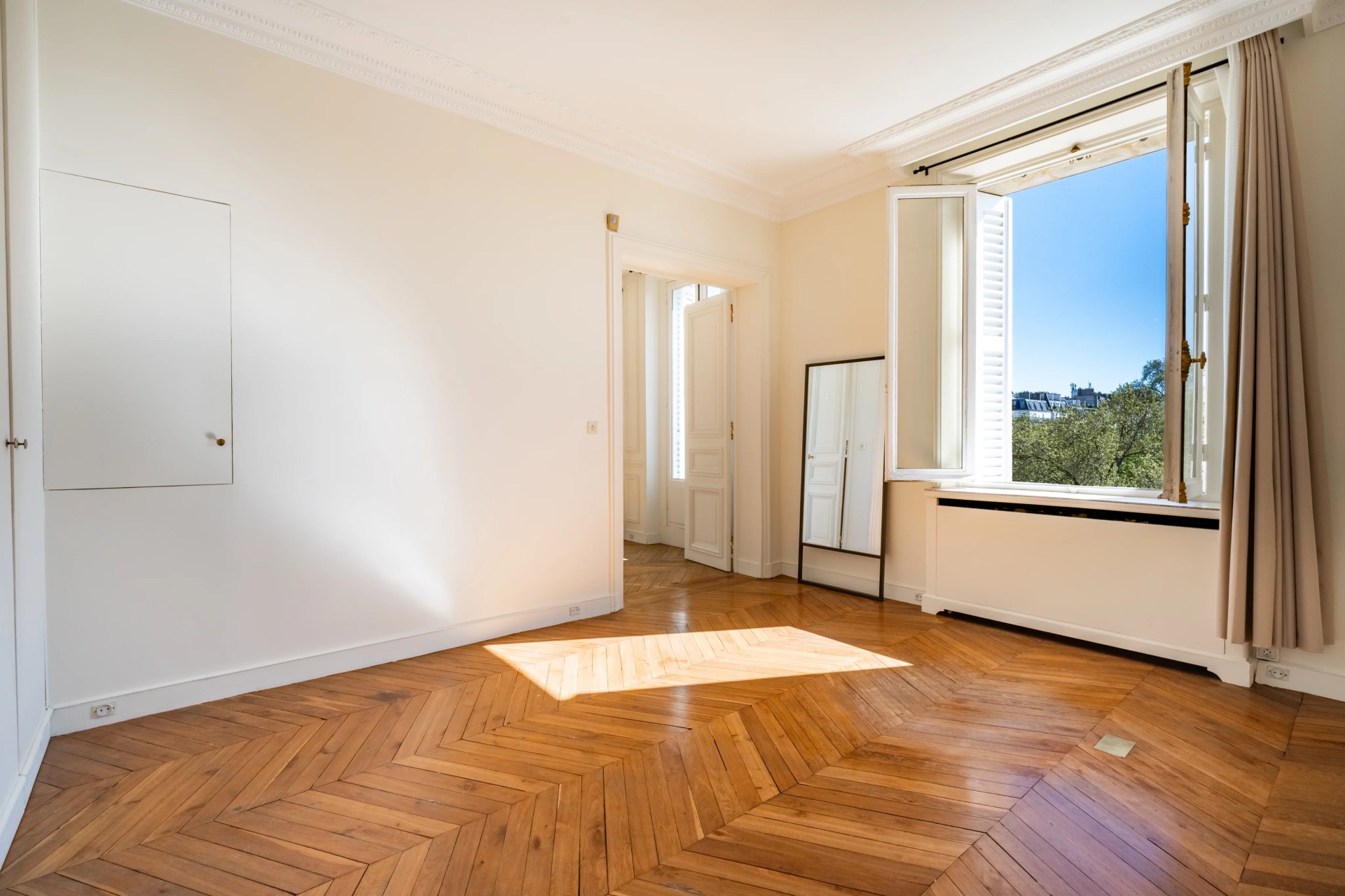 2 Bedroom Apartment/Flat's Image 3