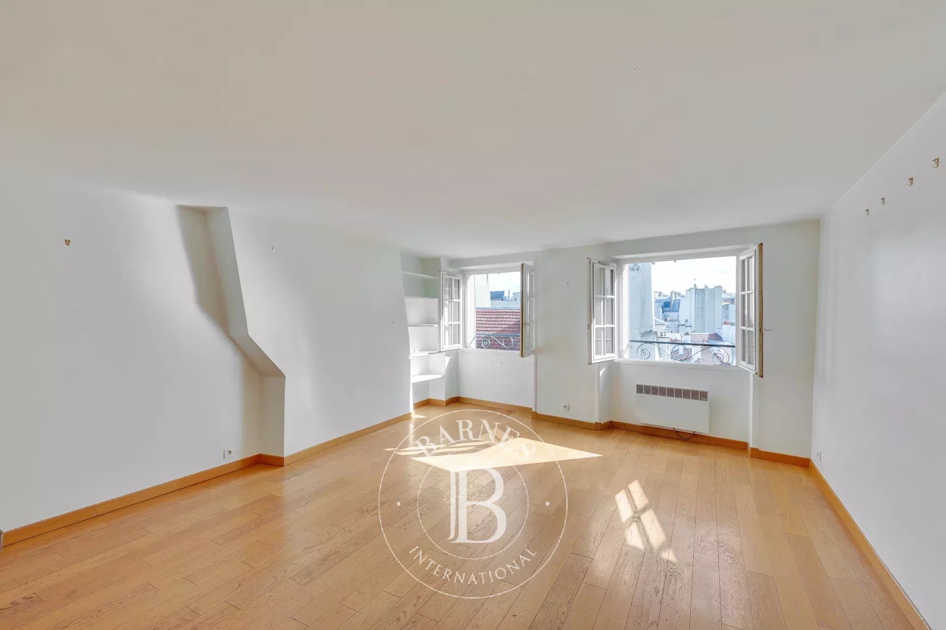 Paris 6 - Dragon - 2 rooms - top floor - view - picture 6