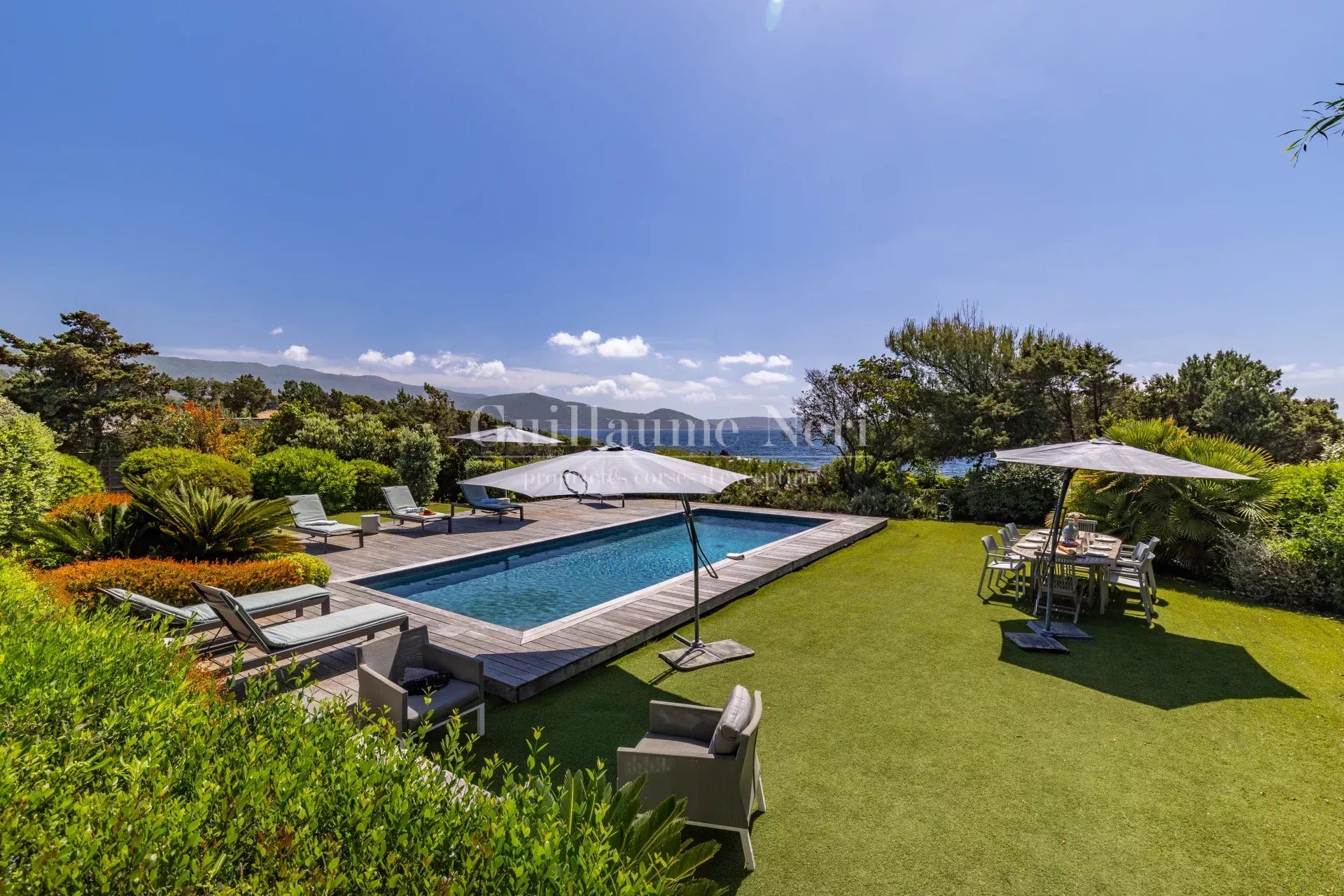 Villa GIRELLES- pieds dans l'eau, piscine, vue mer, 5 chambres