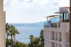 4-BEDROOM APARTMENT - CANNES, NEAR THE OLD PORT - SEA VIEW — photo 1 of 3