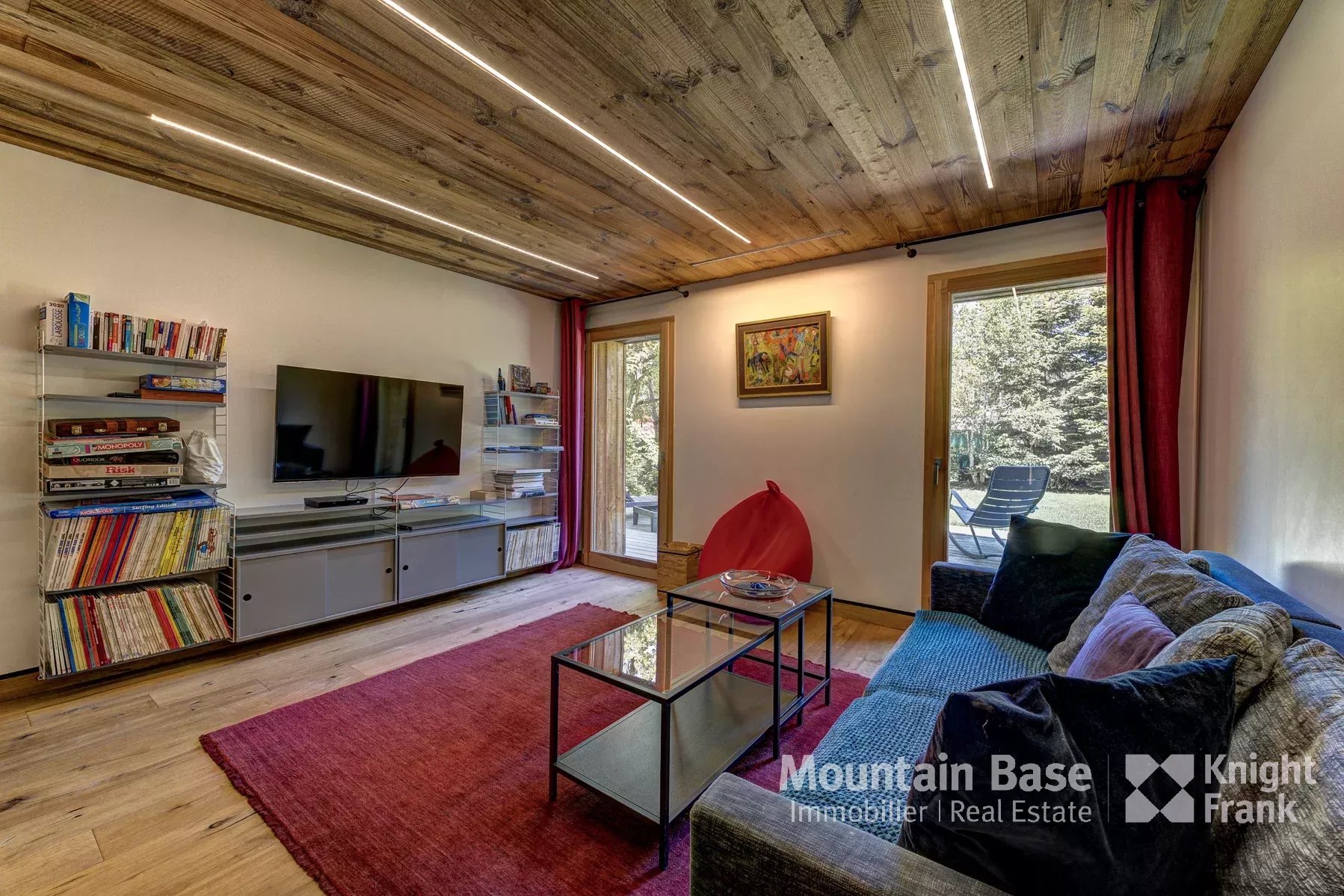 Photo of A newly built 4-bedroom chalet at the foot of Les Planards ski area.