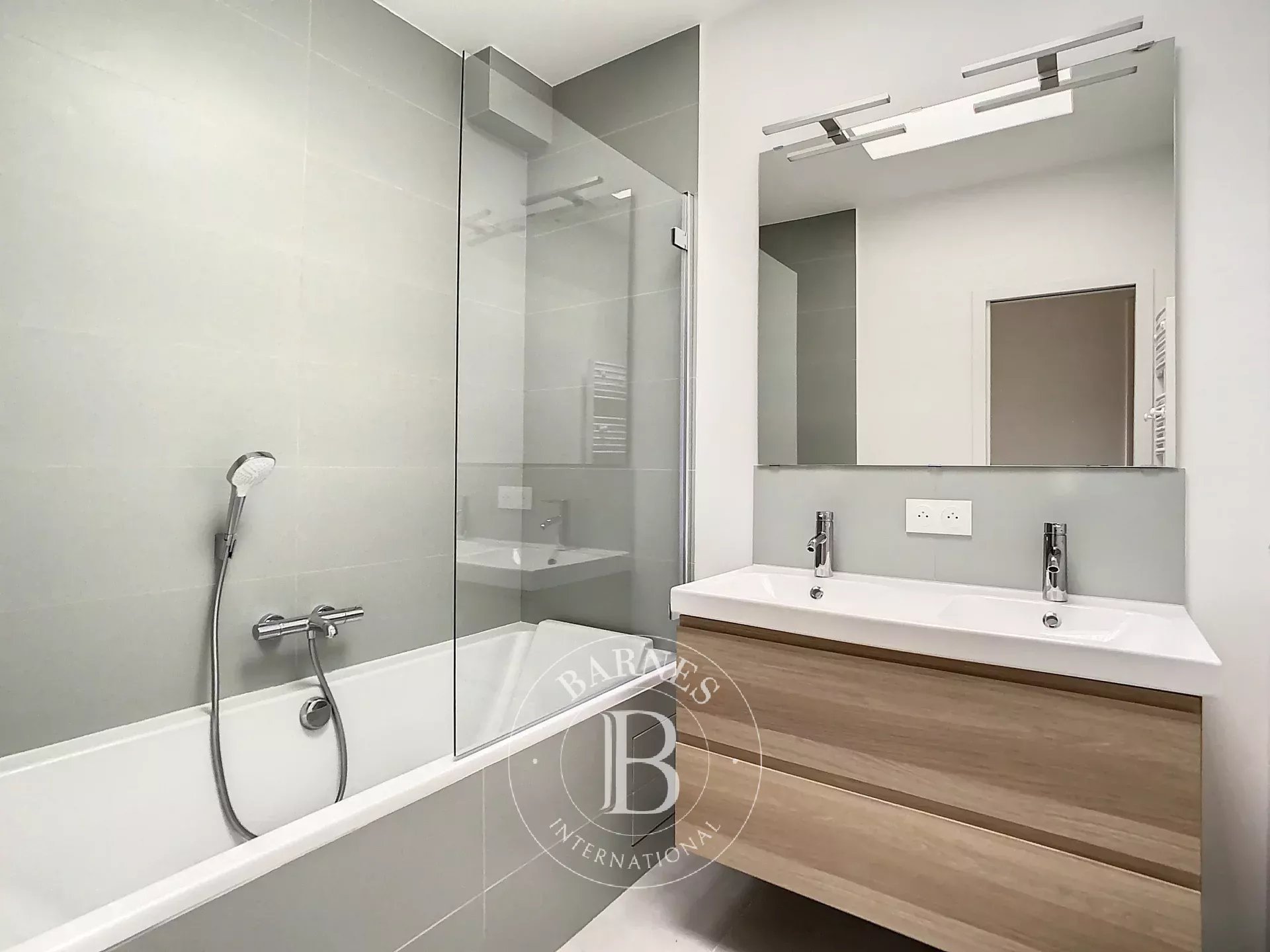 Neuilly-sur-Seine  - Appartement 4 Pi&egrave;ces 2 Chambres - picture 6