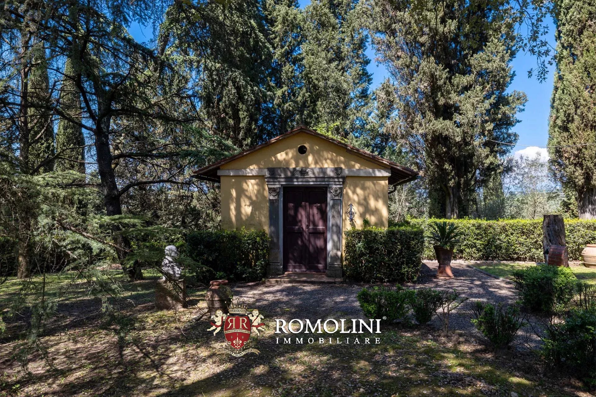 30 Bedroom Vineyard's Image 23