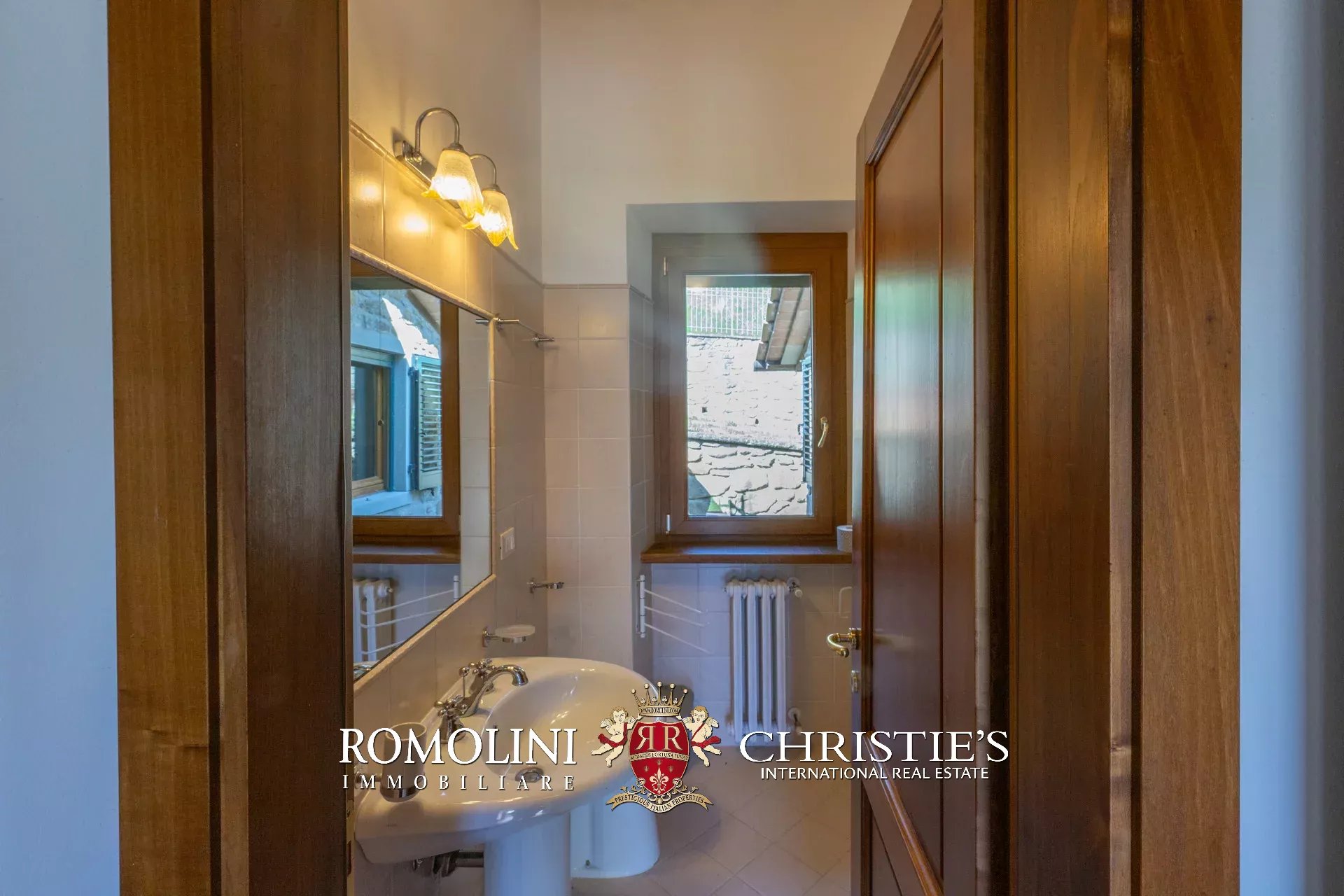 13 Bedroom Villa/Townhouse's Image 37
