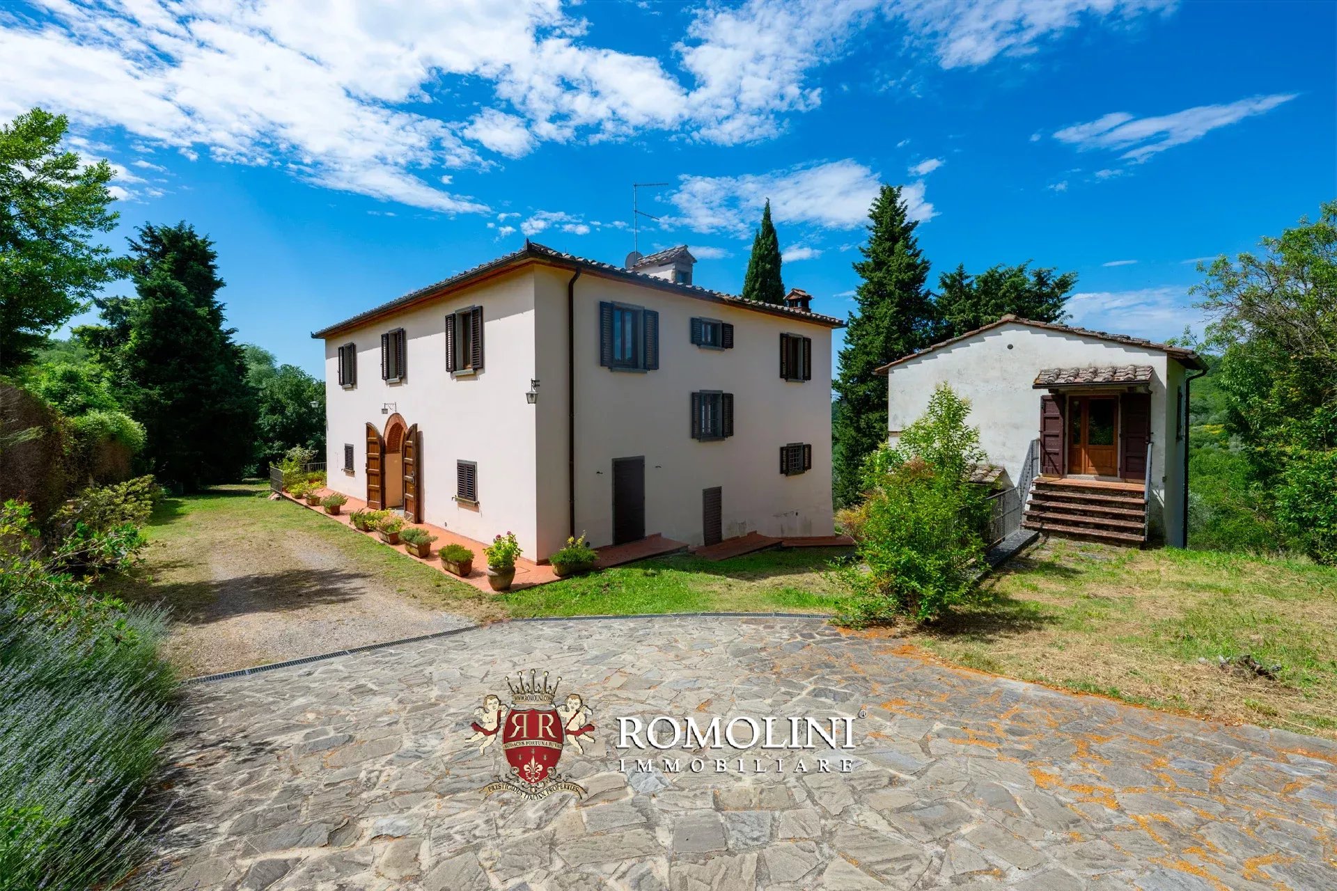 6 Bedroom Villa/Townhouse's Image 11