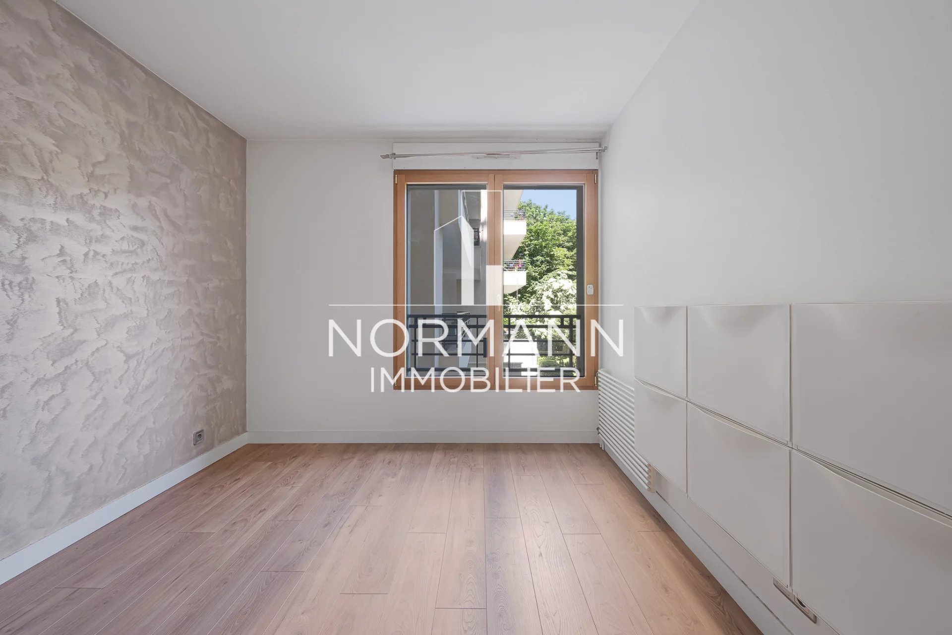 Sale Apartment Levallois-Perret