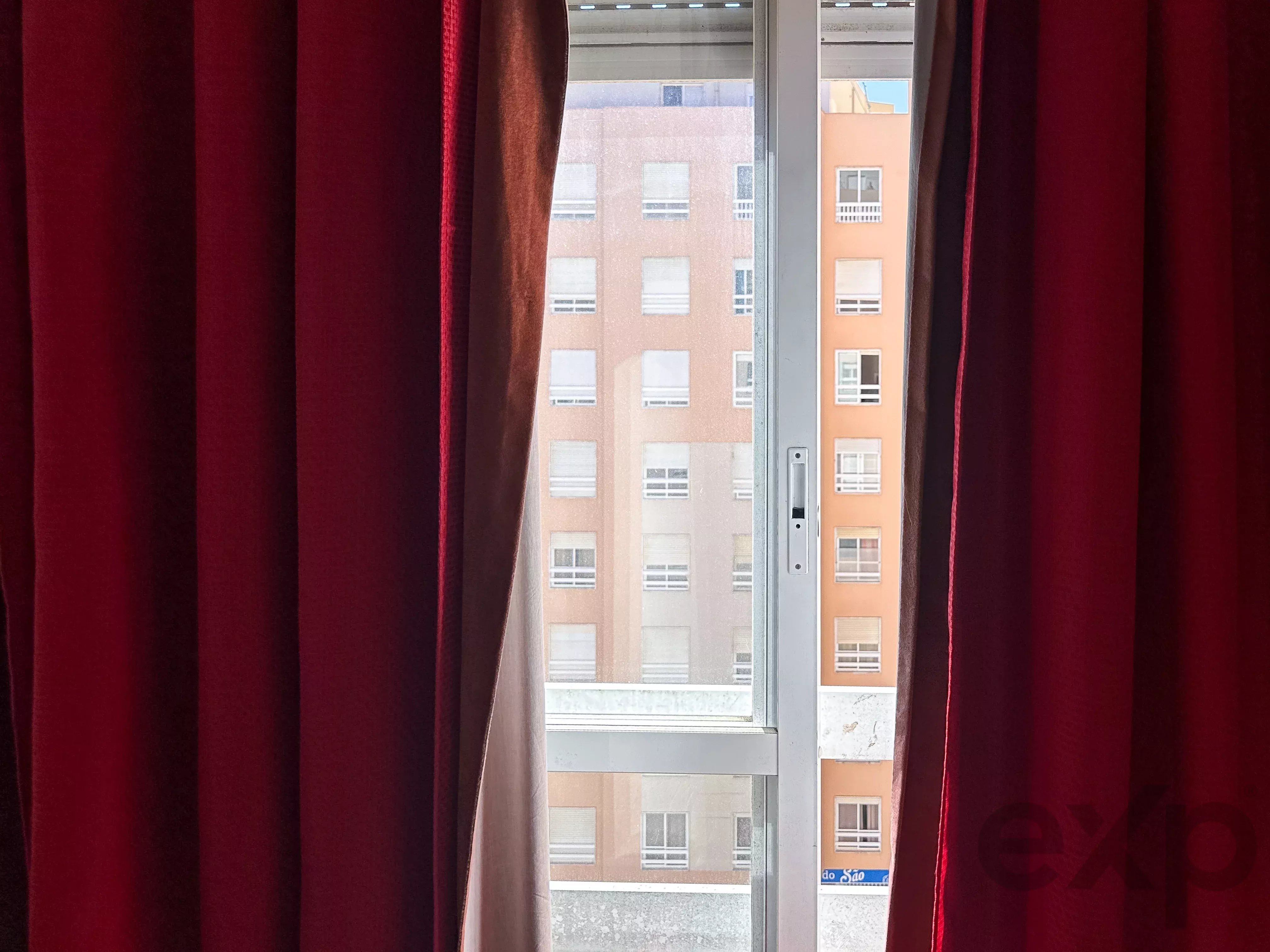 Spacious 3 Bedroom Apartment with En Suite | 130 sqm | Fireplace | Lift | Storage Room | Rinchoa, Sintra 87157830 image 12