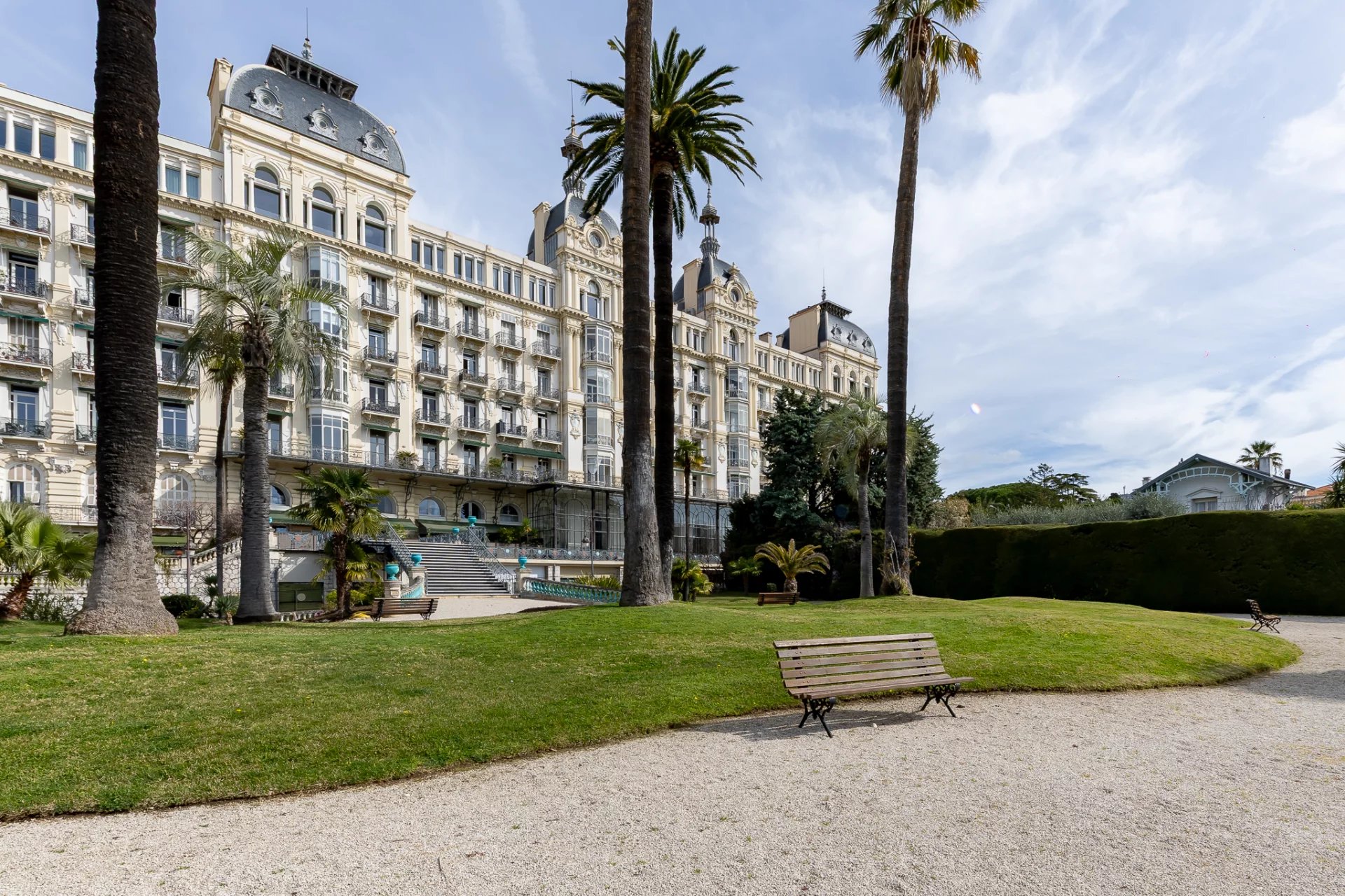 4 PIÈCES 171 M2 NICE CIMIEZ