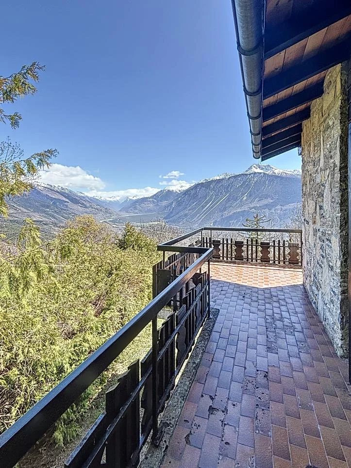 Charmant chalet mitoyen avec vue et ensoleillement exceptionnel