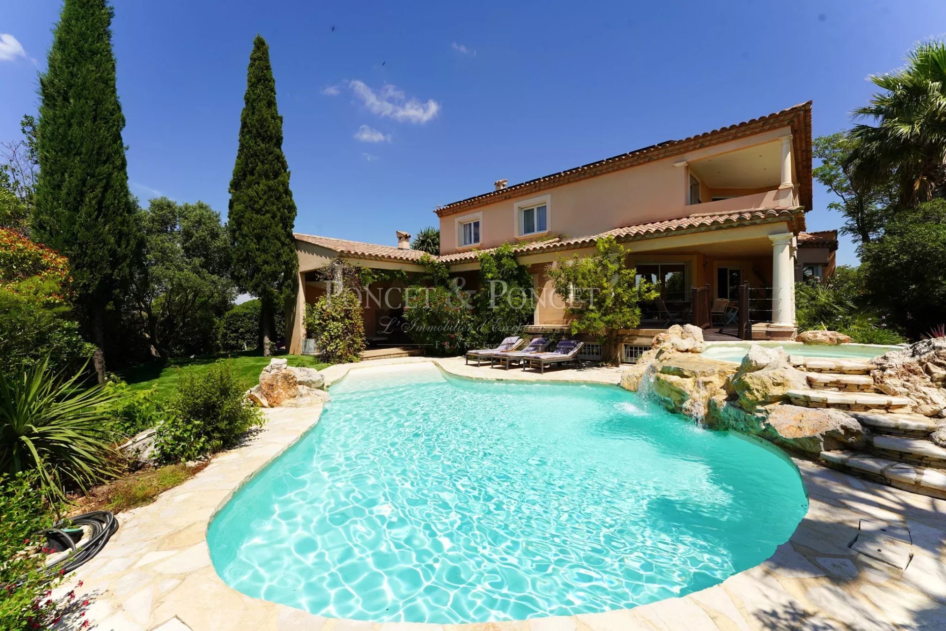 5 Bedroom Villa/Townhouse's Image 27