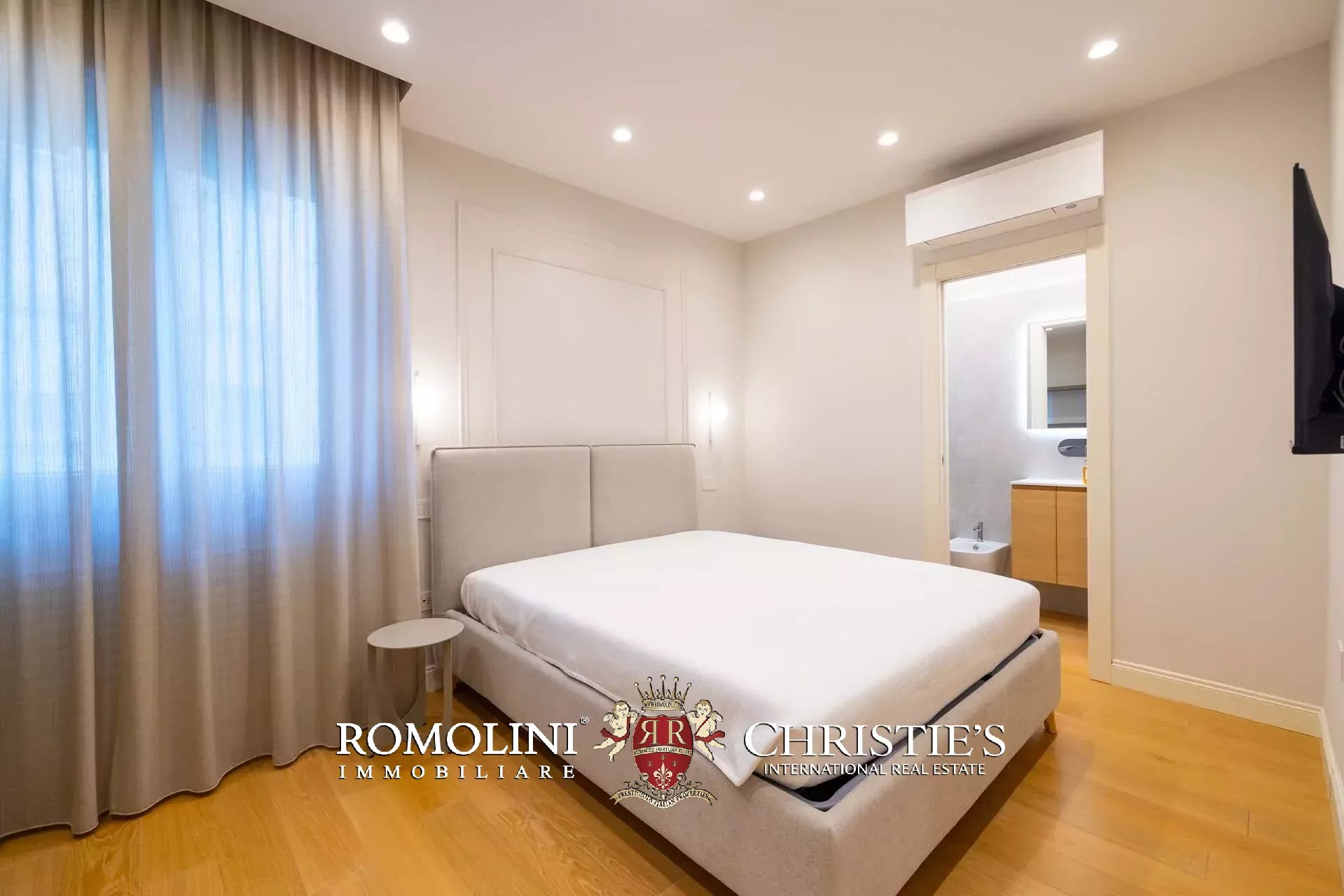 5 Bedroom Villa/Townhouse's Image 15