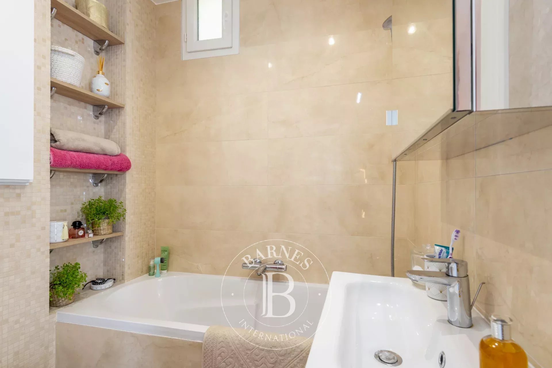4-BEDROOM FAMILY APARTMENT FOR SALE - NEUILLY / CHEZY PERRONET - picture 31