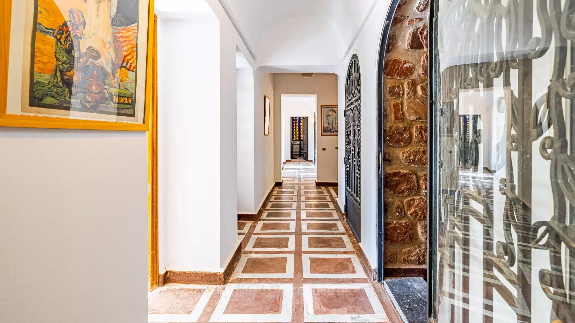9 Bedroom Villa/Townhouse's Image 17