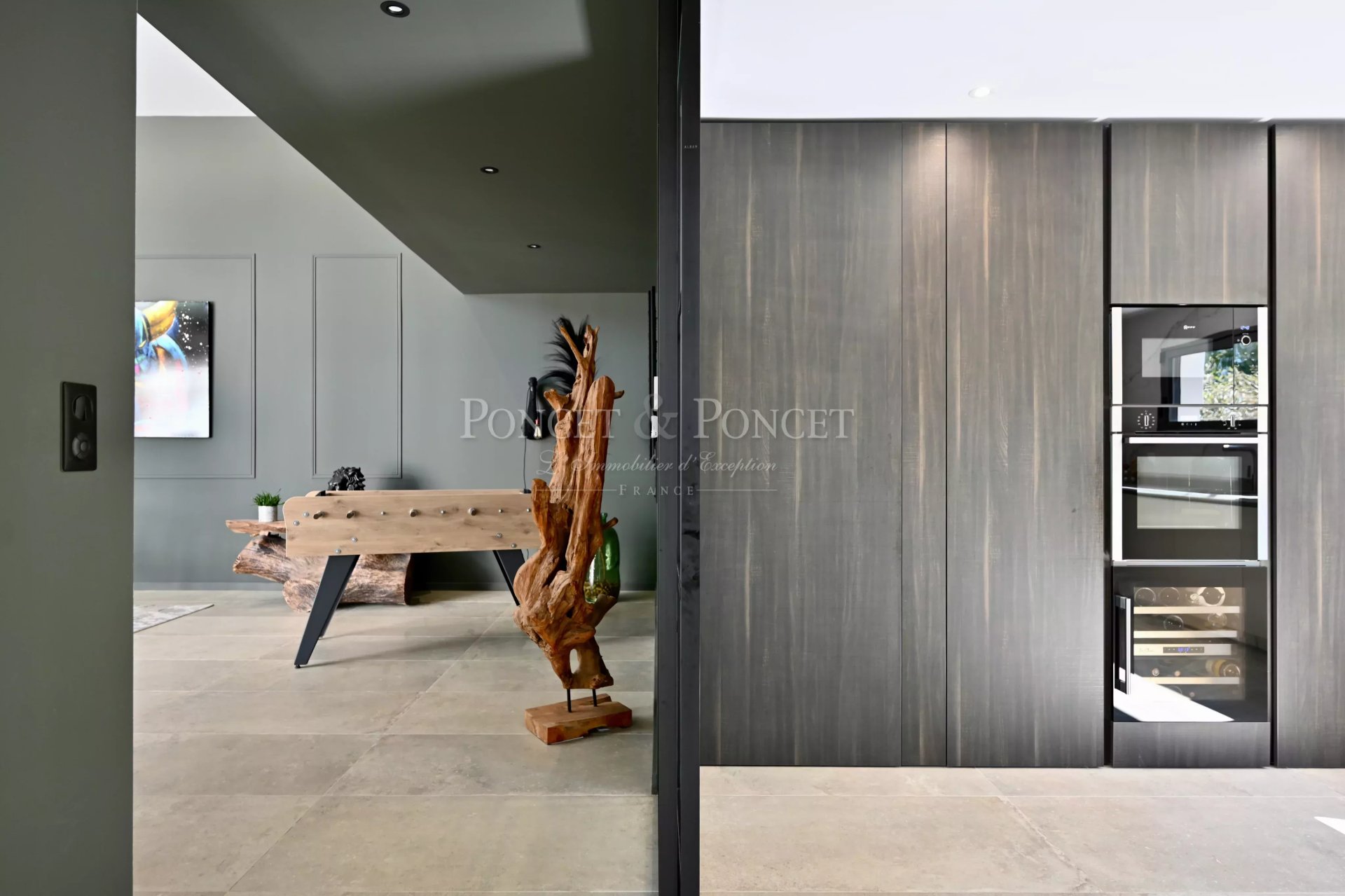 4 Bedroom Villa/Townhouse's Image 3