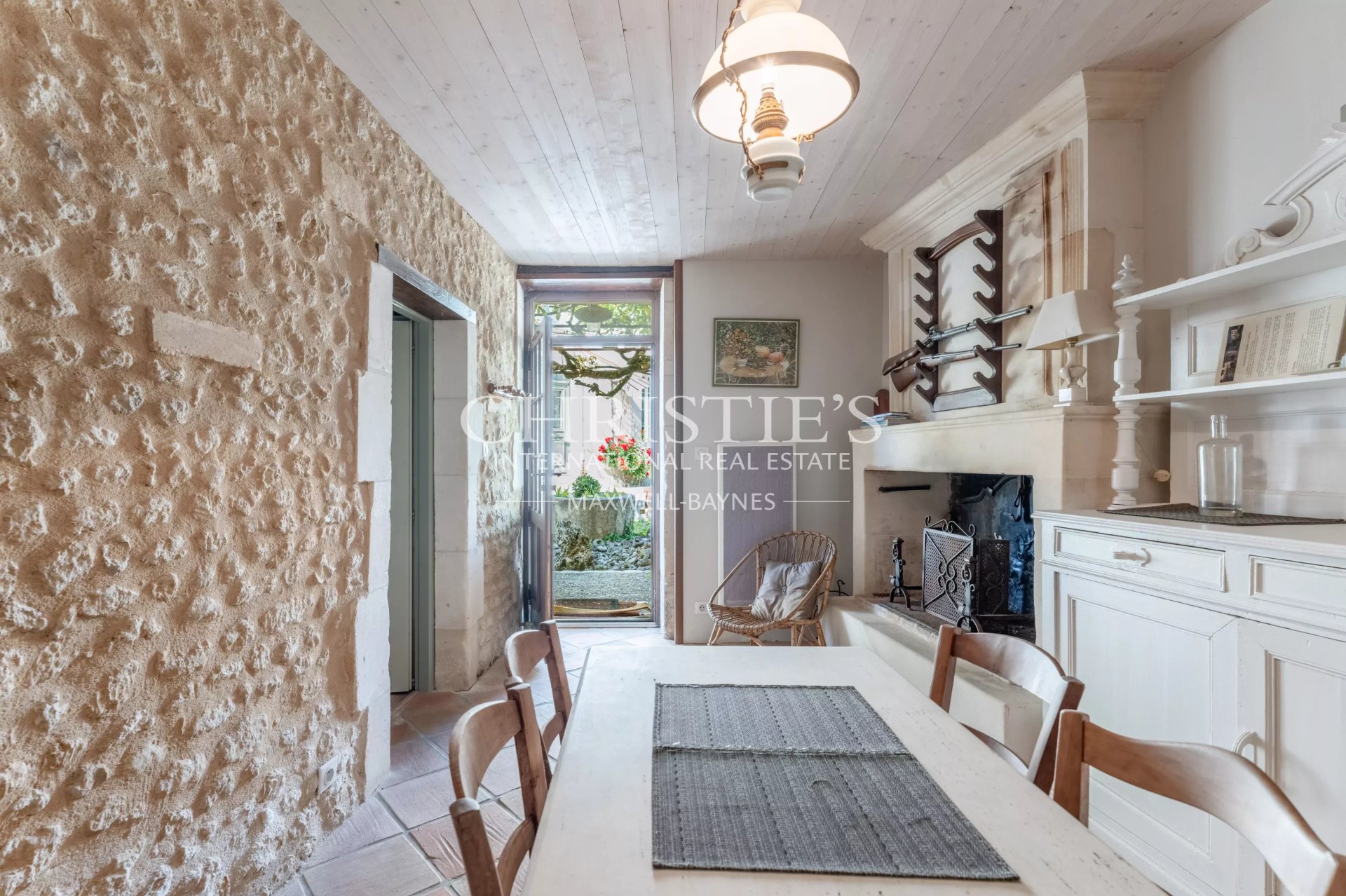 13 Bedroom Villa/Townhouse's Image 30