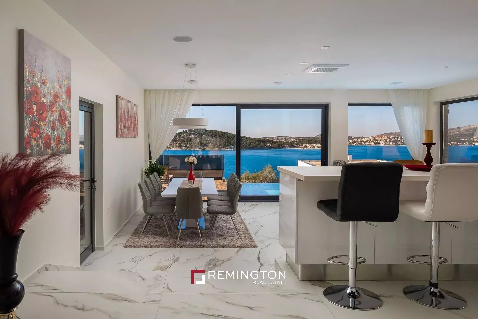 4 Bedroom Villa/Townhouse's Image 7