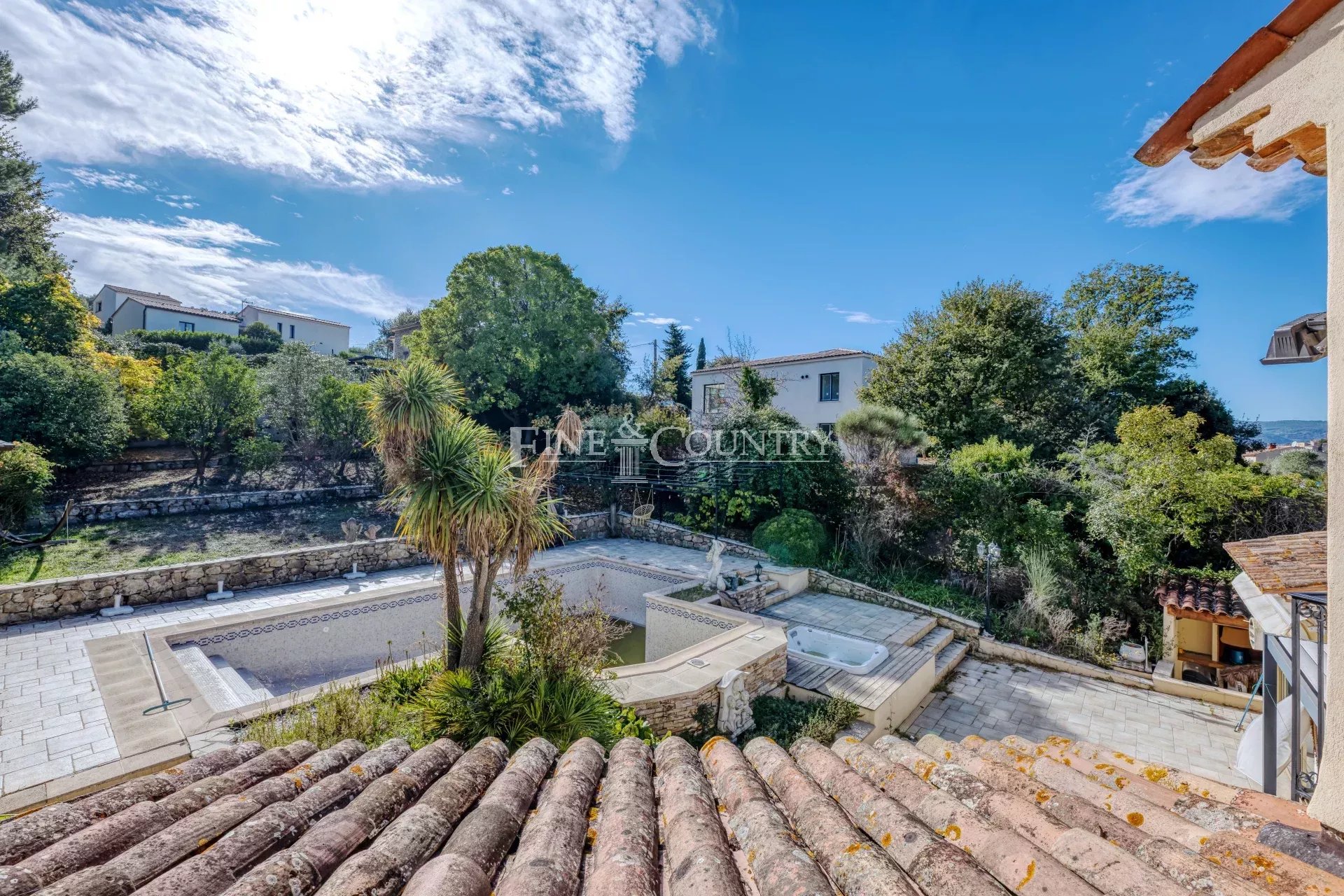 Photo of For sale  Villa in Valbonne - Panoramic view