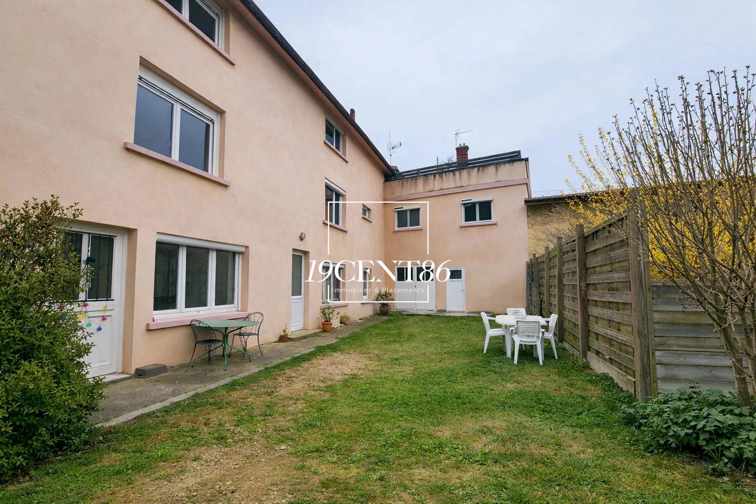 Agence immobilière de 