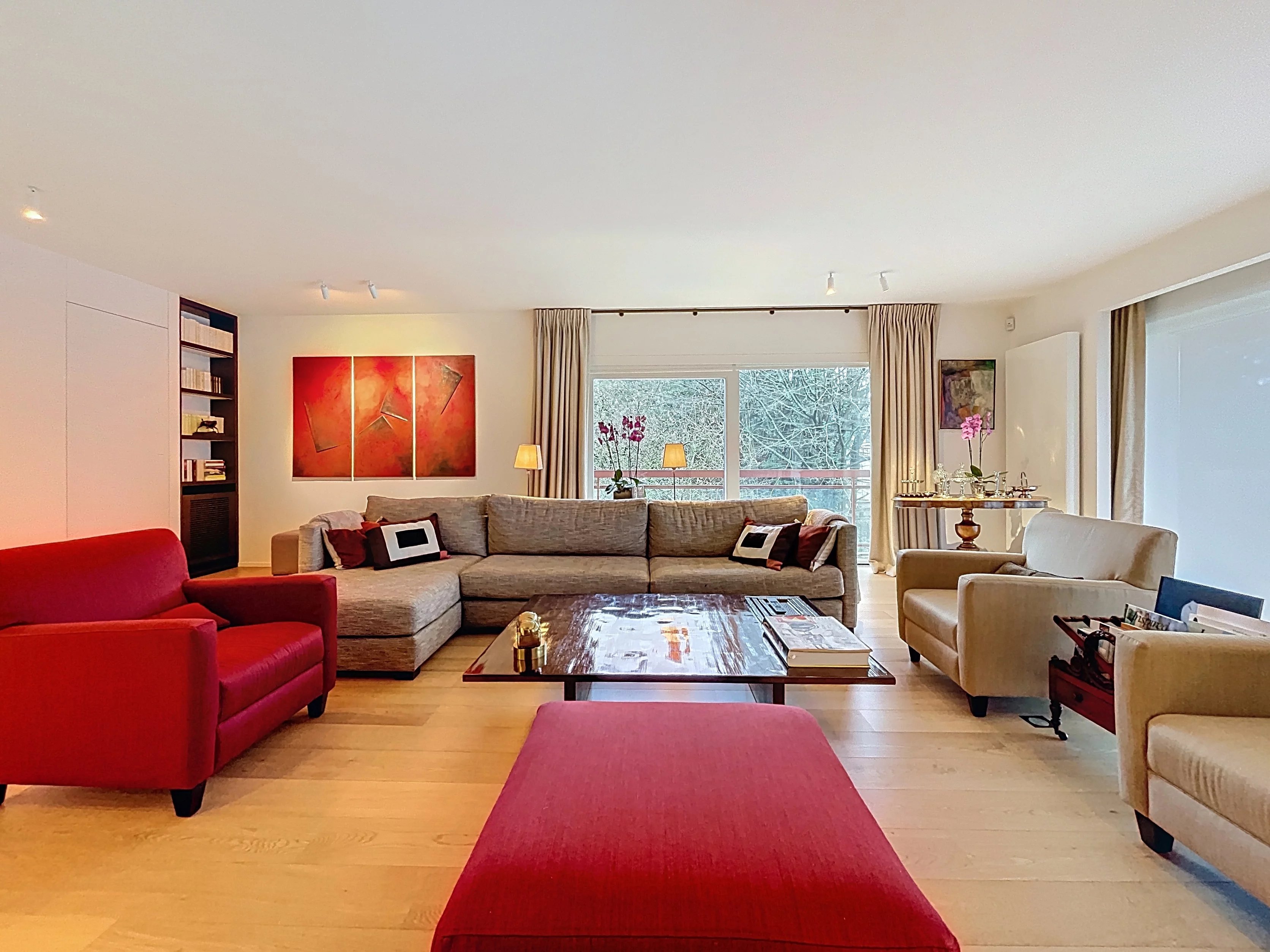 Observatorium - Prestigieuze gerenoveerde flat, terrassen, dubbele garage